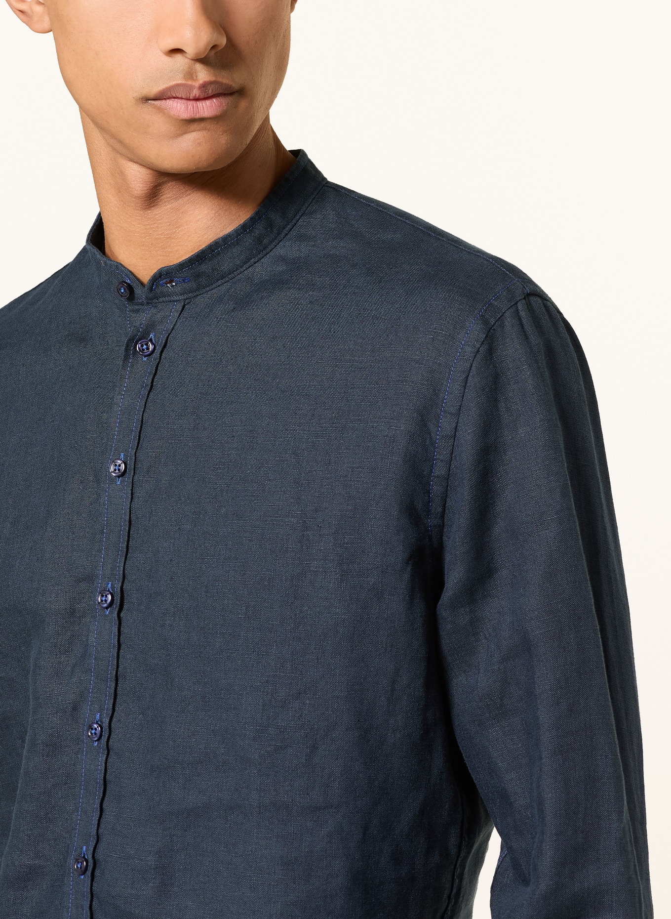 Q1 Manufaktur Linen Shirt, Slim Relaxed Fit with Stand-Up Collar: DARK BLUE