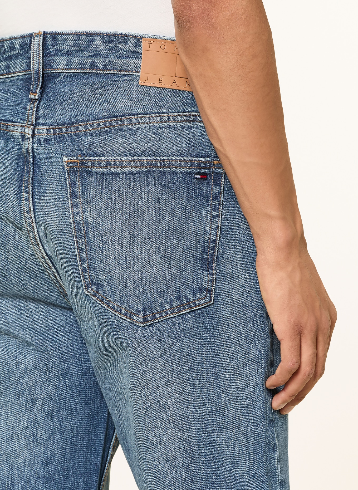TOMMY JEANS SONNY Regular Tapered Fit Jeans: 1BK Denim Dark