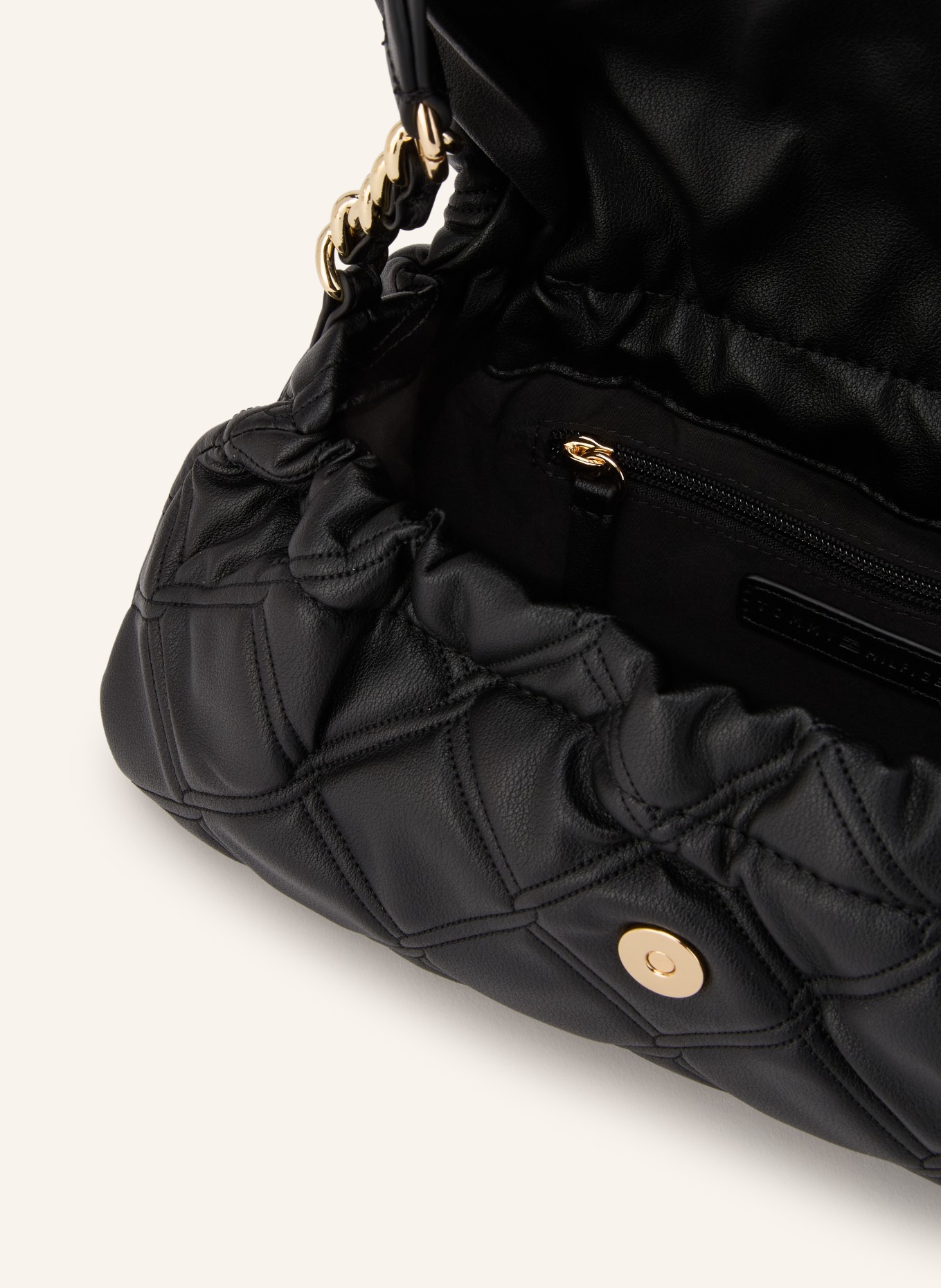 TOMMY HILFIGER Shoulder bag: BLACK / GOLD