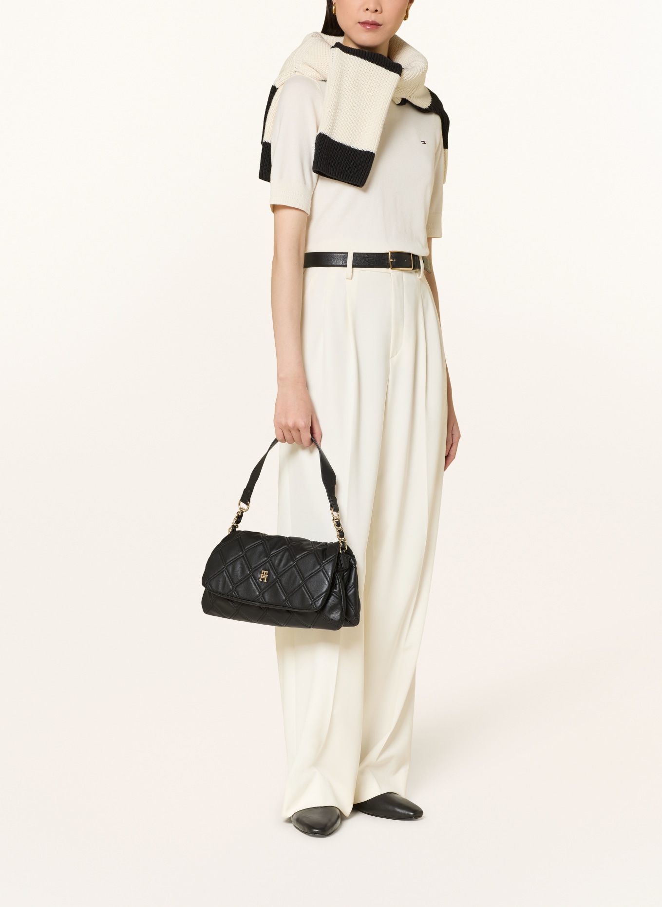TOMMY HILFIGER Schoudertas: ZWART / GOUD