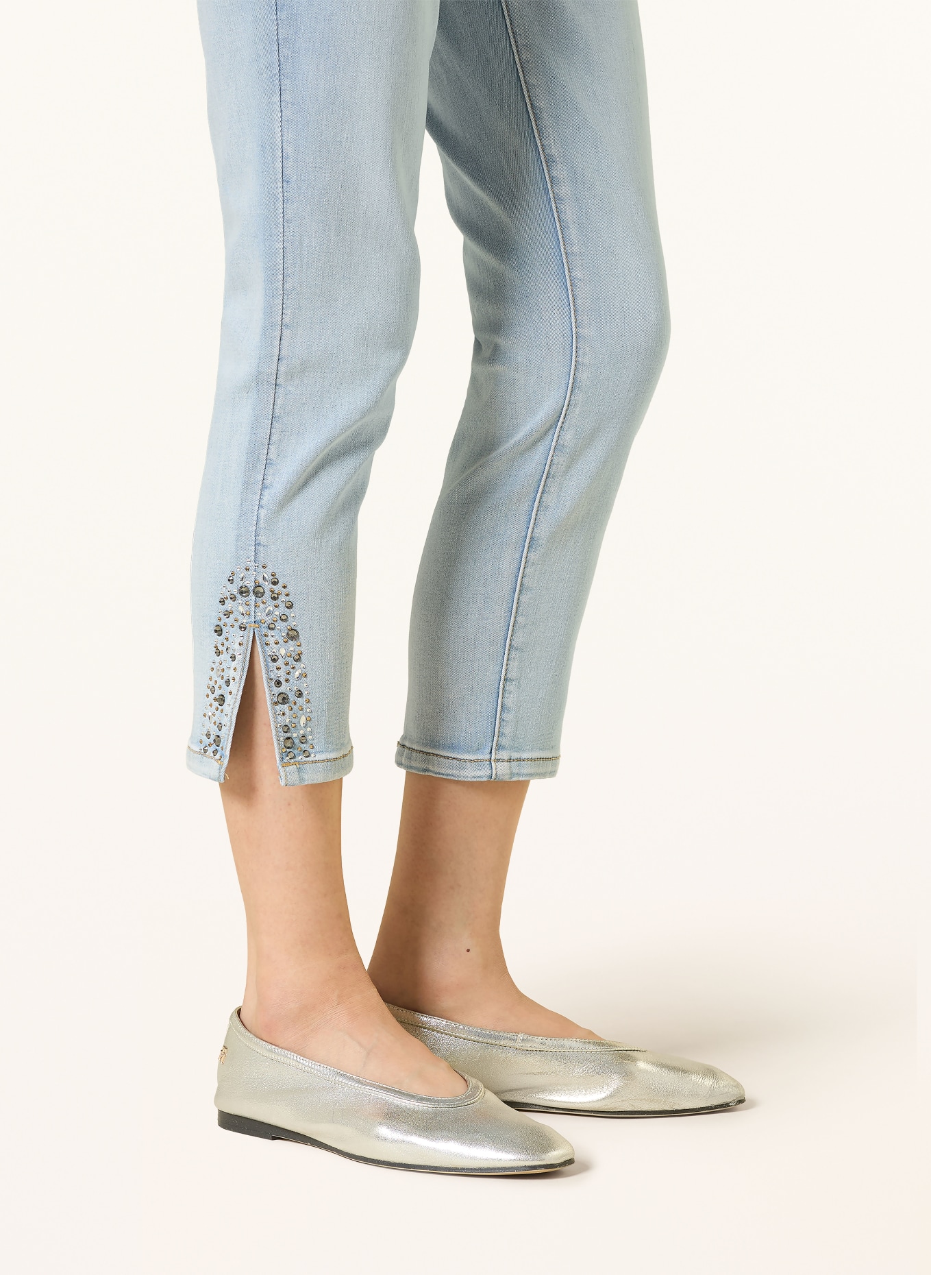 Betty Barclay Cropped Jeans mit Schmucksteinen: 8618 LIGHT BLUE DENIM
