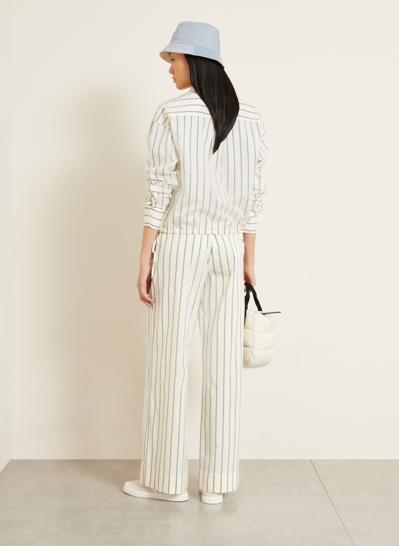 MONCLER Spodnie: KREMOWY / GRANATOWY