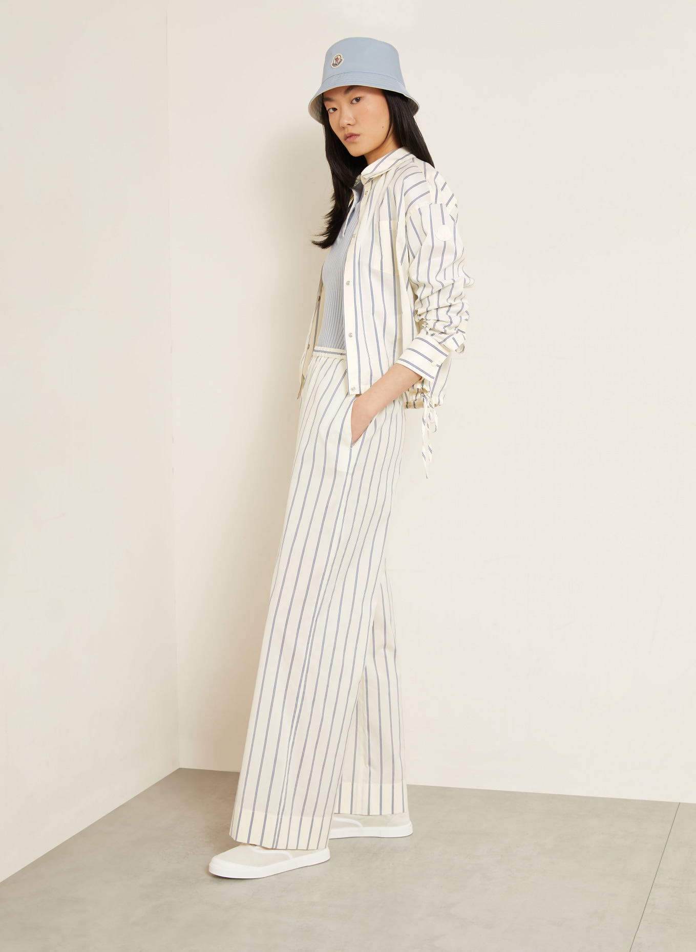 MONCLER Spodnie: KREMOWY / GRANATOWY