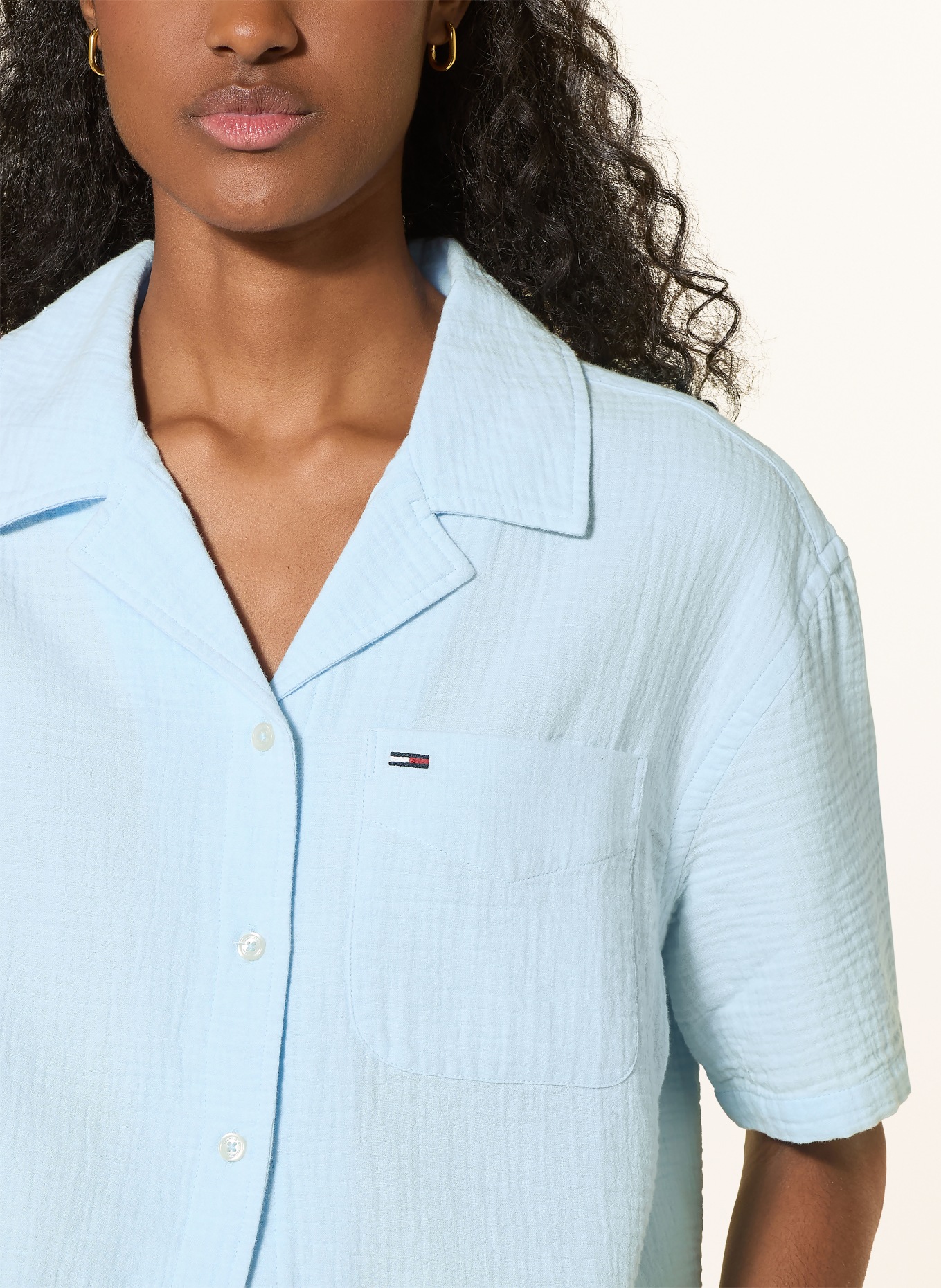 TOMMY JEANS Musselinbluse: HELLBLAU