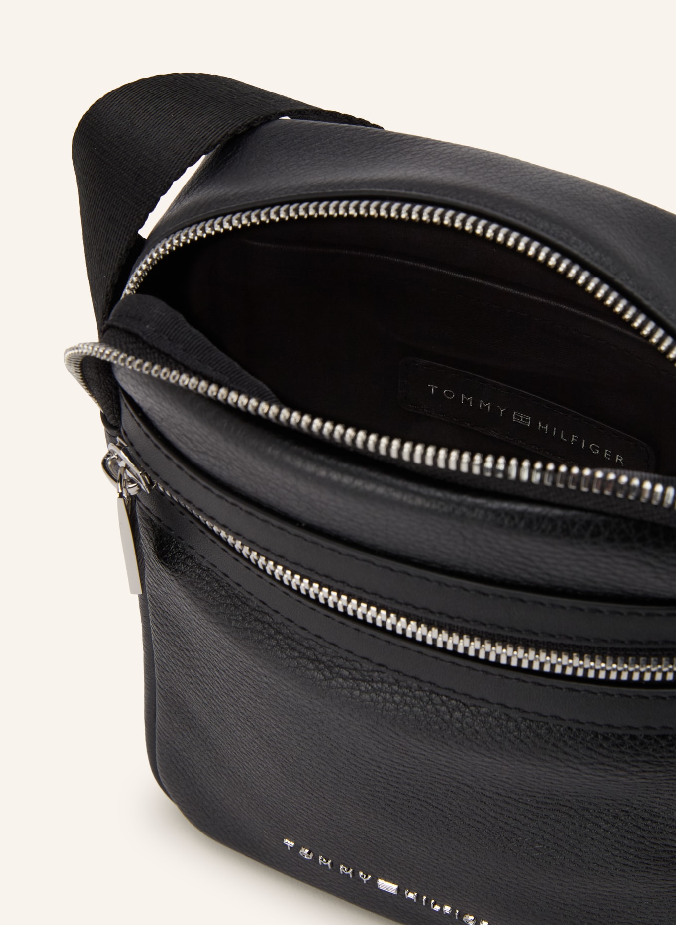 TOMMY HILFIGER Schoudertas: ZWART / ZILVER