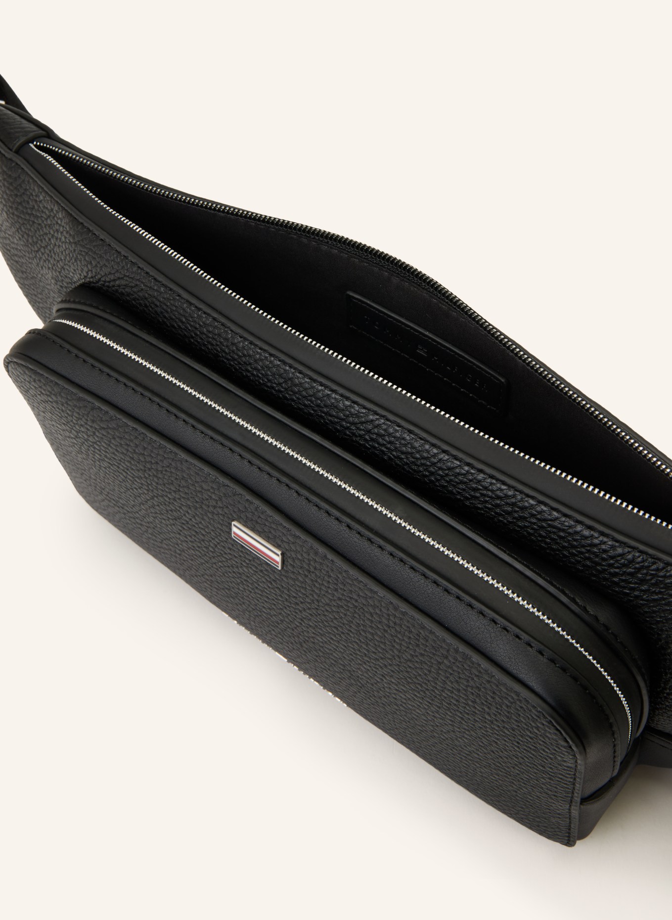 TOMMY HILFIGER Gürteltasche: SCHWARZ / SILBER