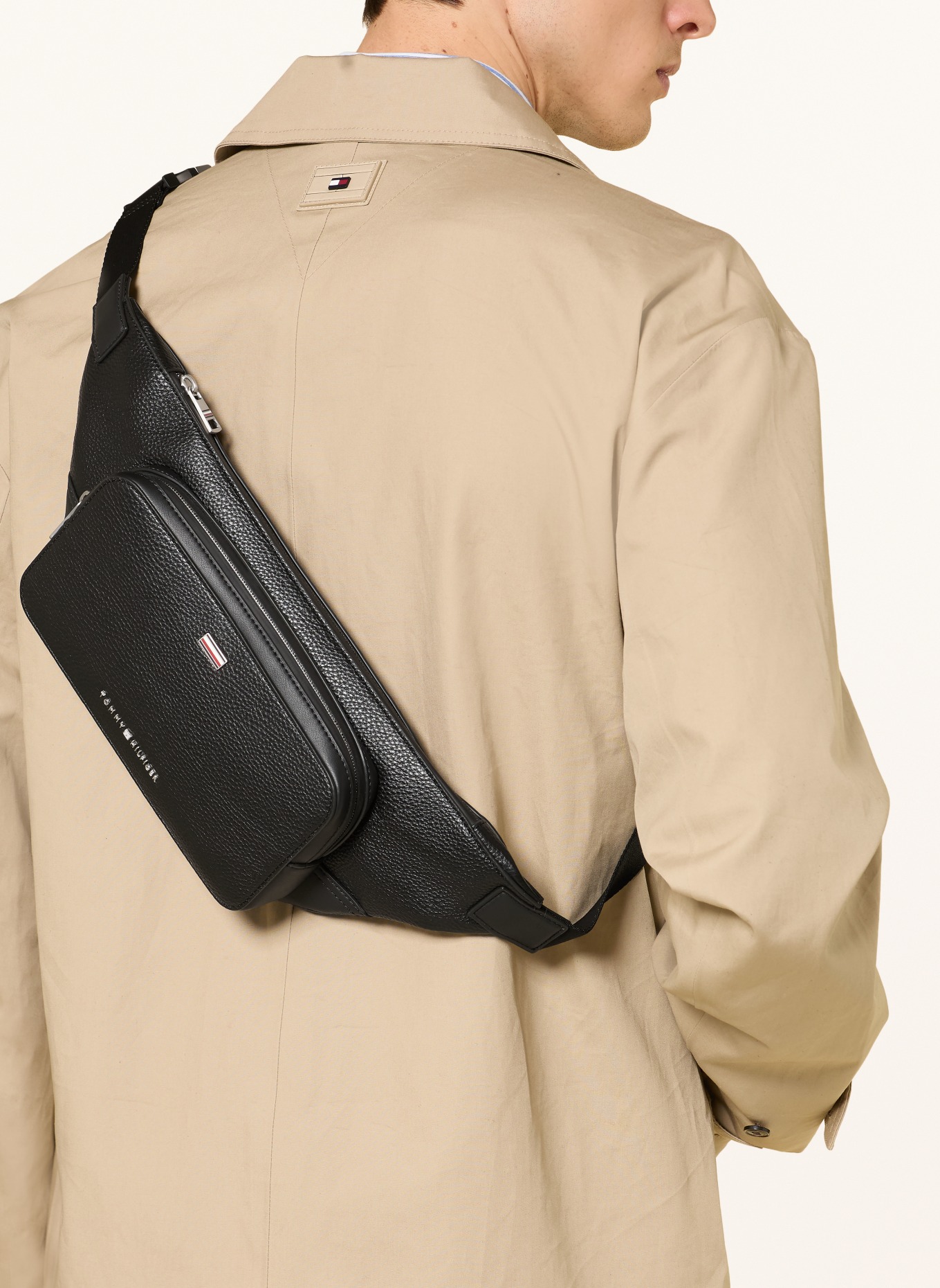 TOMMY HILFIGER Gürteltasche: SCHWARZ / SILBER