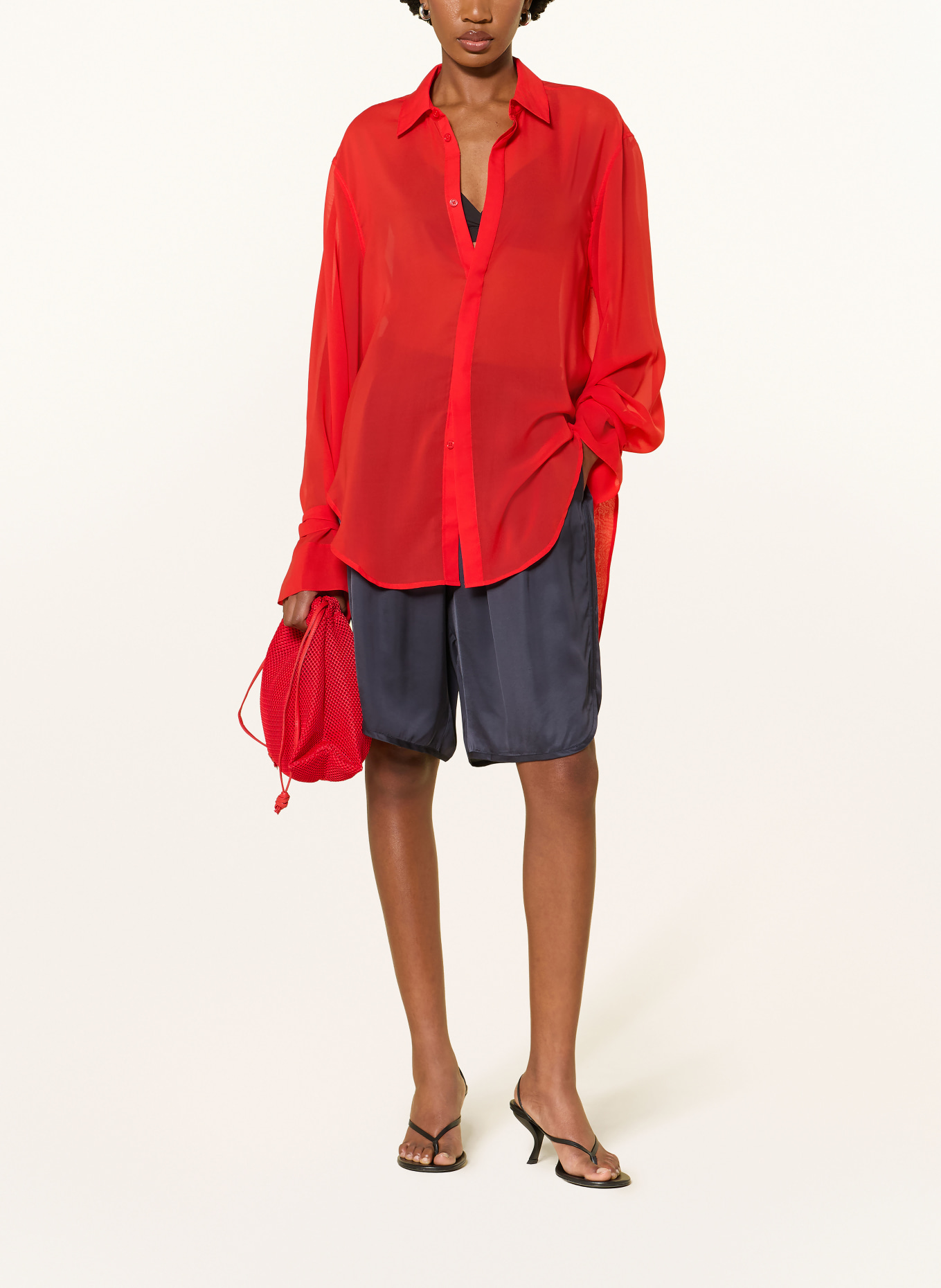 The Frankie Shop Satin-bermudaer NELIS: MØRKEBLÅ