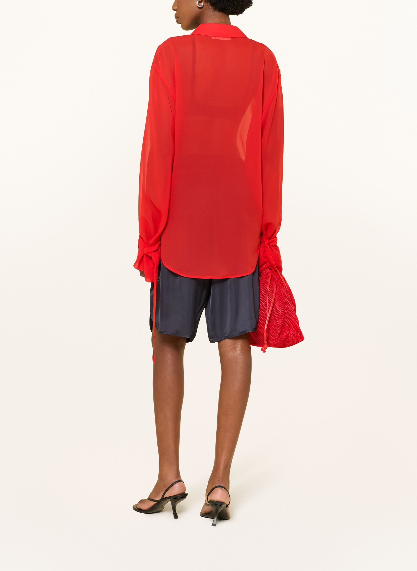 The Frankie Shop Satin-bermudaer NELIS: MØRKEBLÅ