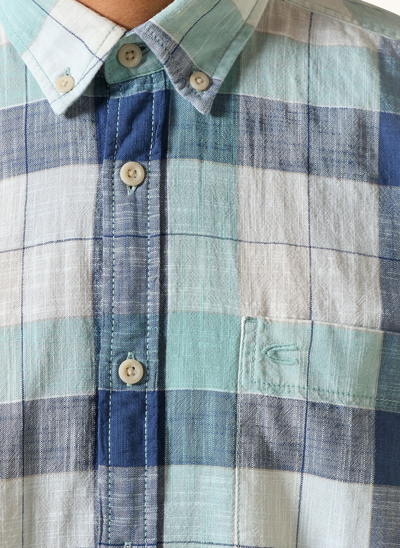 camel active Chemise à manches courtes coupe classique: BLEU FONCÉ / MENTHE / BLANC