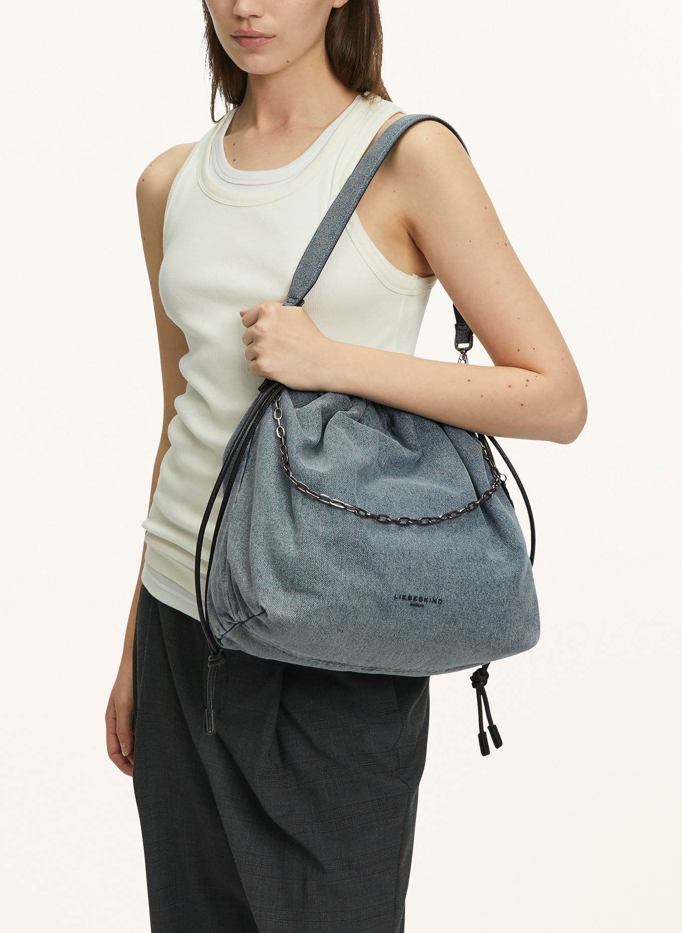 LIEBESKIND Beuteltasche LYA II MEDIUM: HELLBLAU