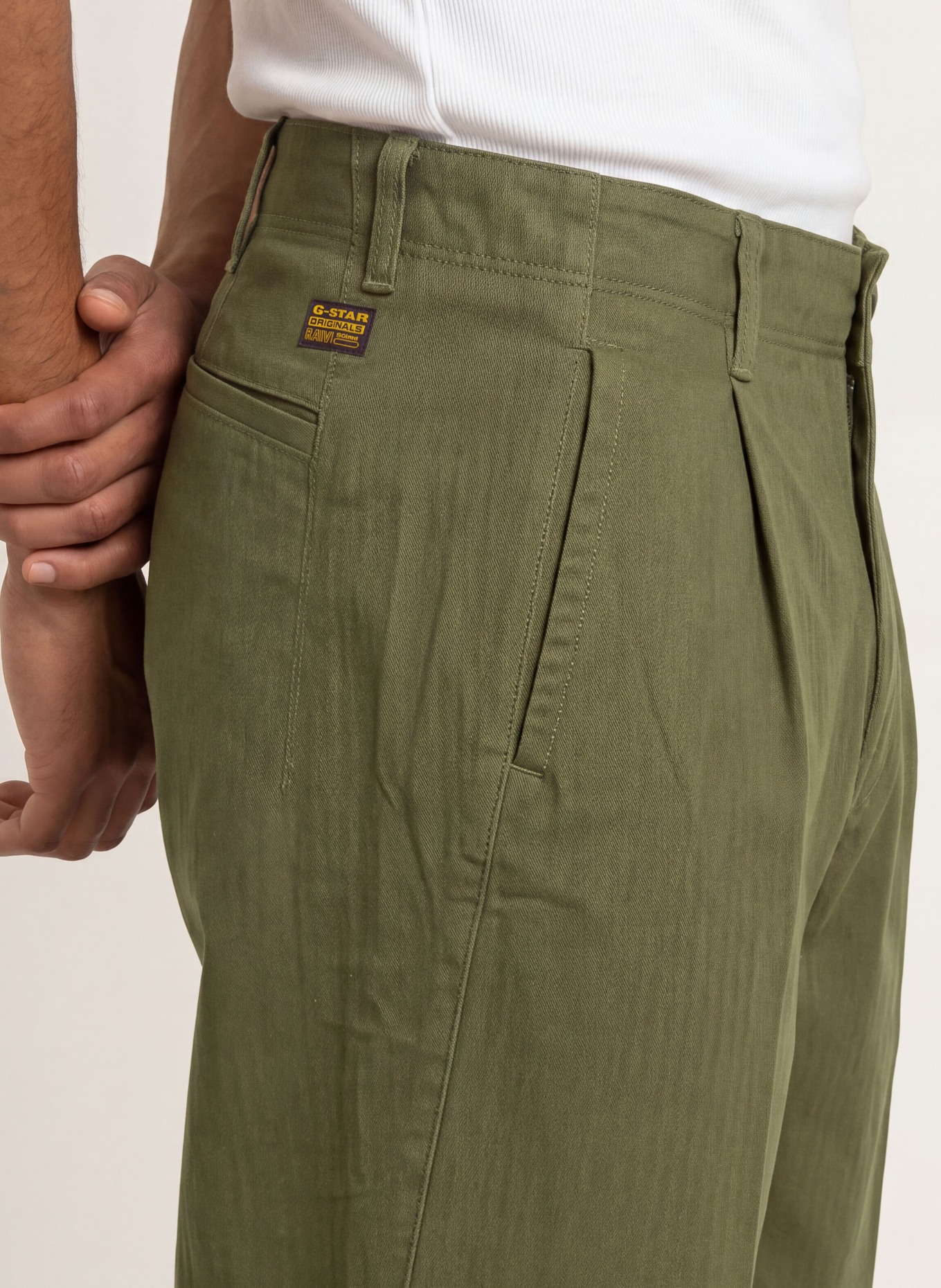 G-Star Chino PLEATED LOOSE TAPERED Tapered Fit: KHAKI