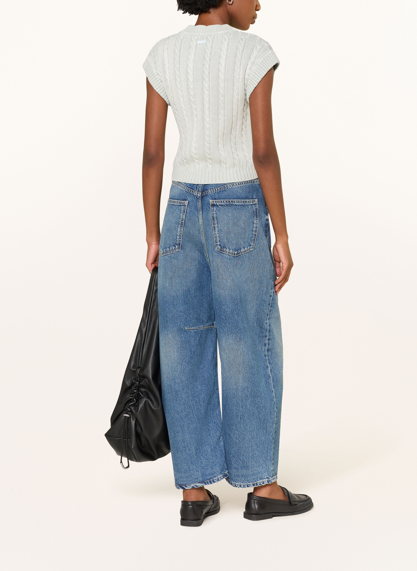 HUGO SHENA Sleeveless Sweater: LIGHT BLUE