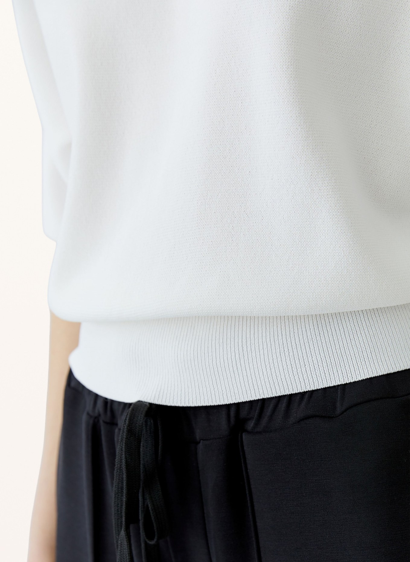 oui Strickshirt: WEISS