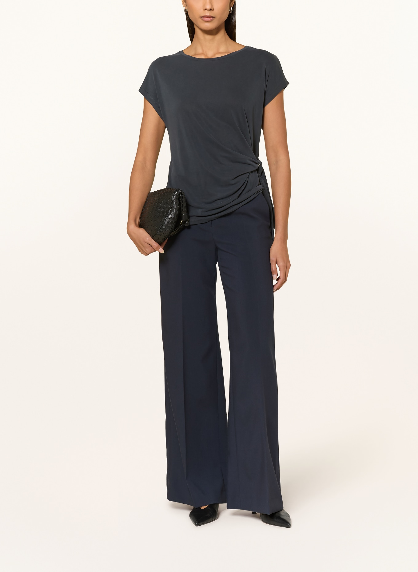 oui T-shirt: DONKERBLAUW