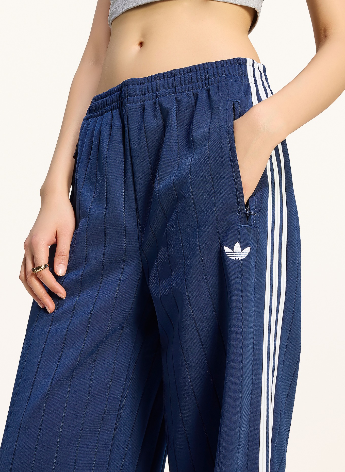 adidas Originals FIREBIRD LOOSE Track Pants: DARK BLUE / WHITE