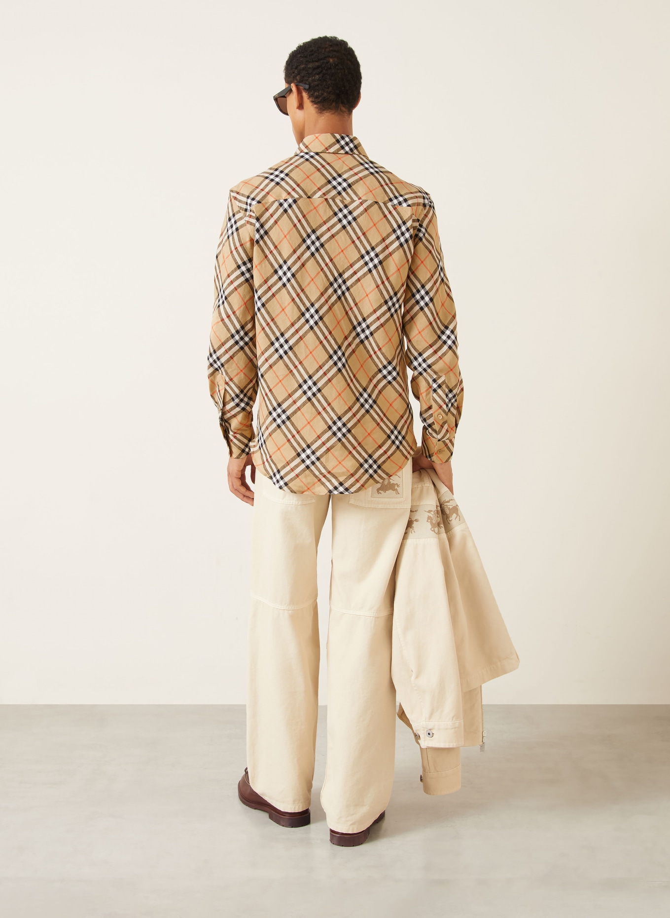BURBERRY Comfort Fit Linen Shirt: BEIGE / CREAM / RED