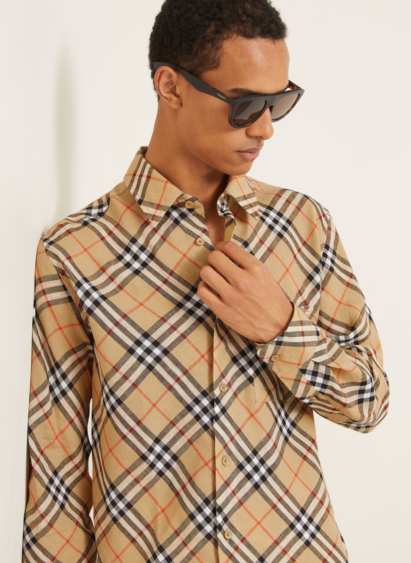 BURBERRY Comfort Fit Linen Shirt: BEIGE / CREAM / RED