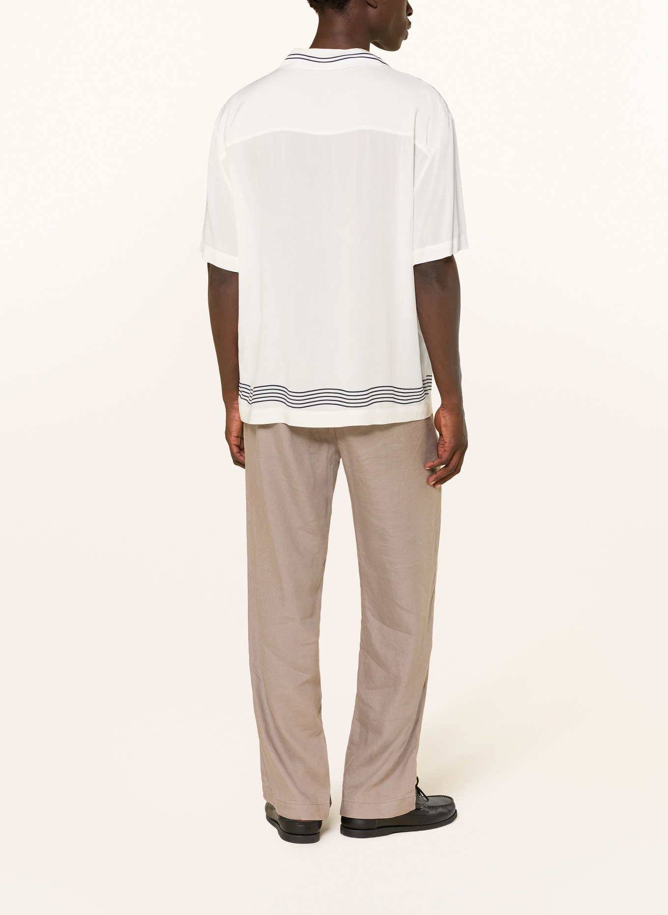 HUGO Letní košile EXOLINO Oversized Fit: KRÉMOVÁ / TMAVĚ MODRÁ