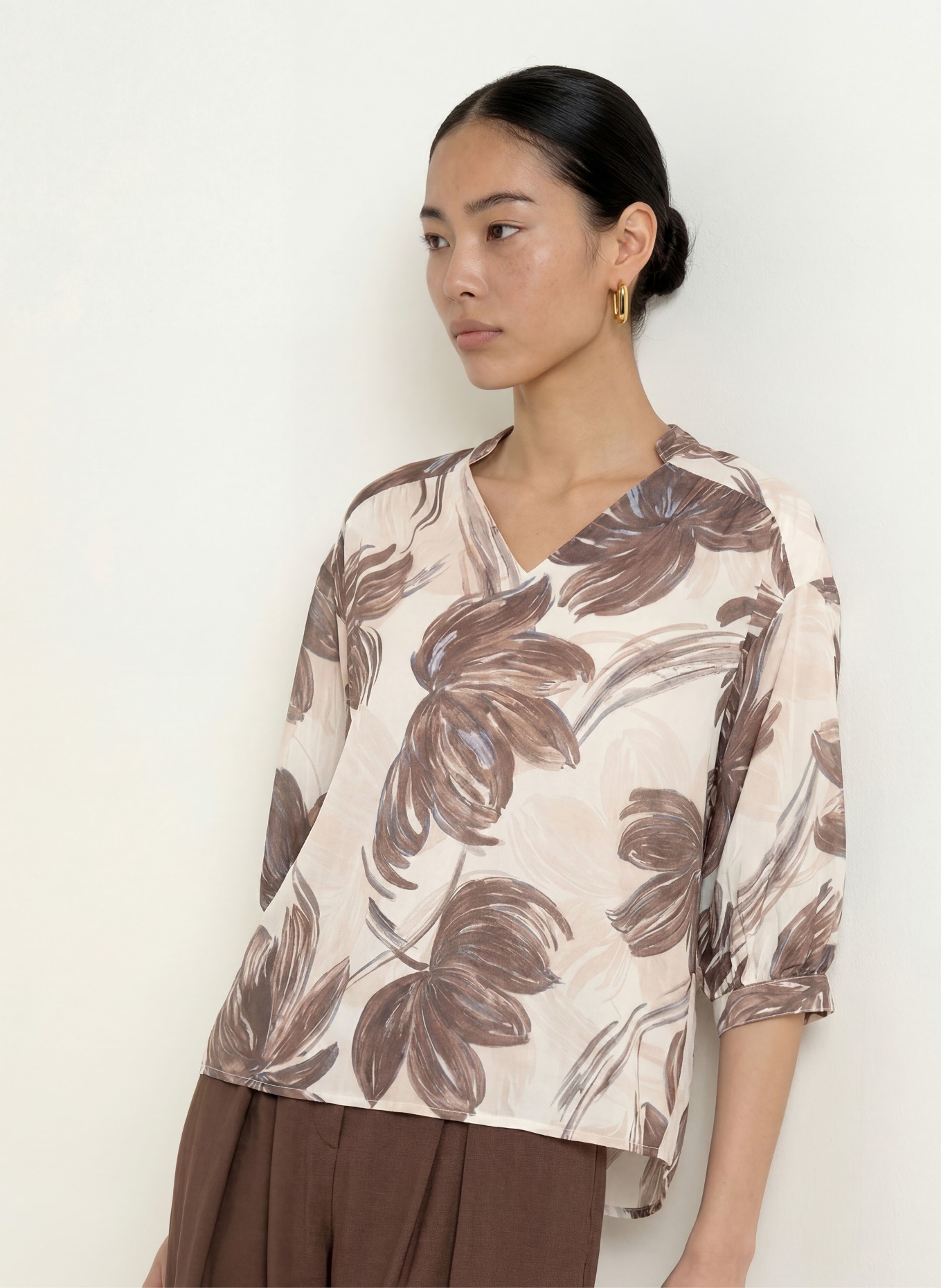 MORE & MORE Blouse met 3/4-mouwen: MARRON FONCÉ / BEIGE / DONKERBLAUW