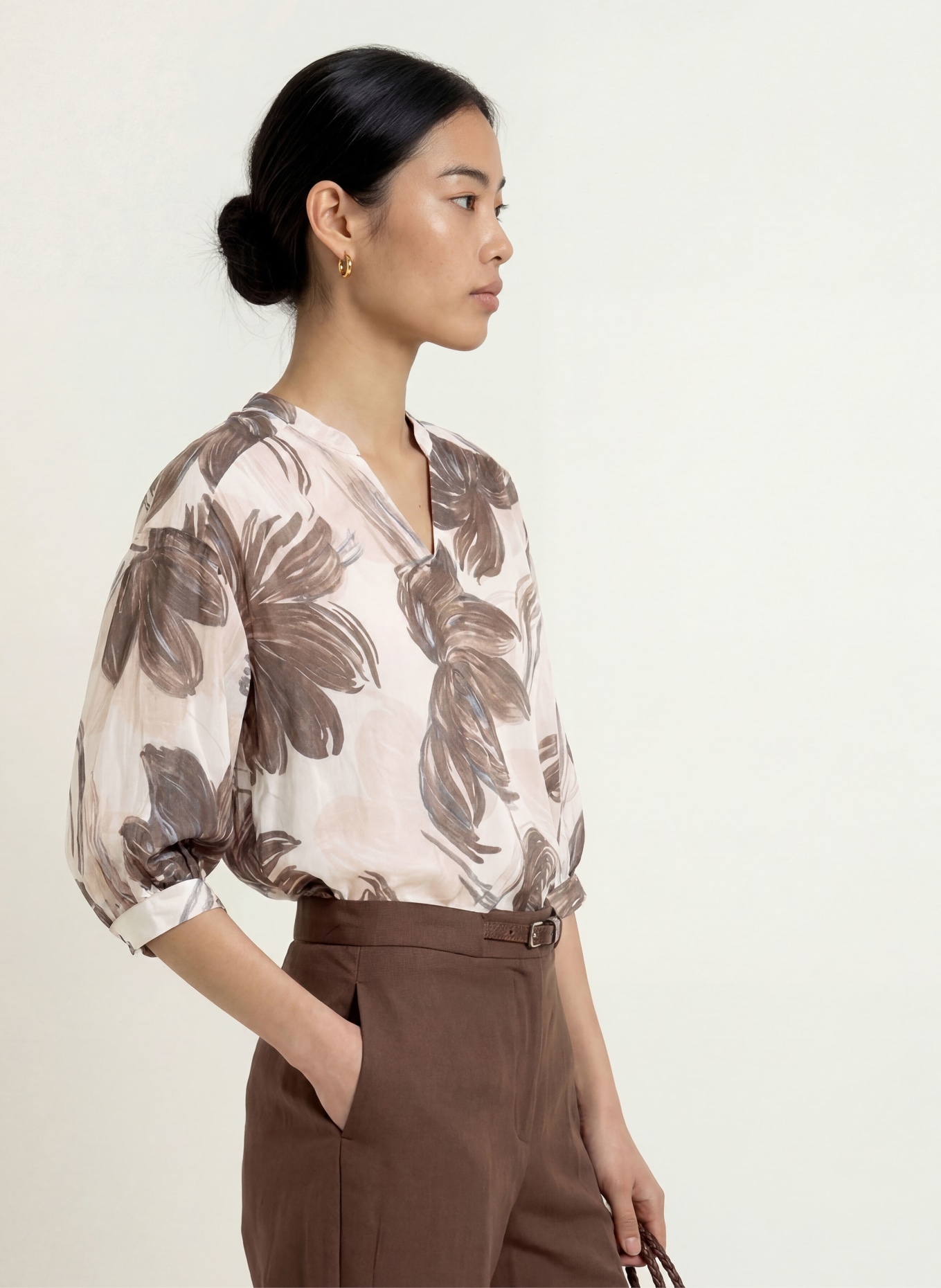 MORE & MORE Blouse met 3/4-mouwen: MARRON FONCÉ / BEIGE / DONKERBLAUW