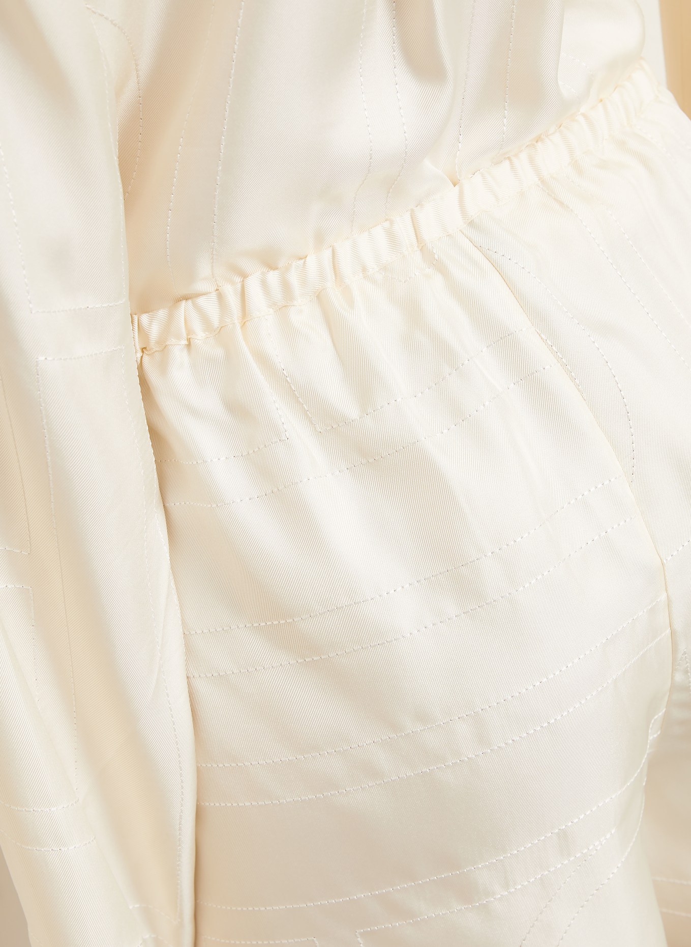 TOTEME Silk shorts: CREAM