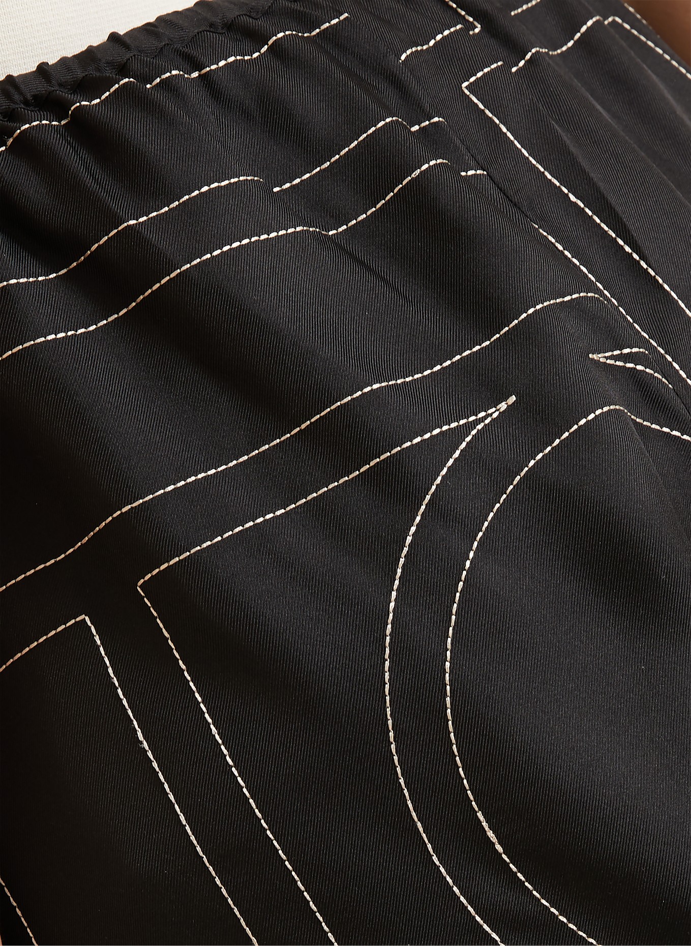TOTEME Pantaloni scurți din mătase: NEGRU