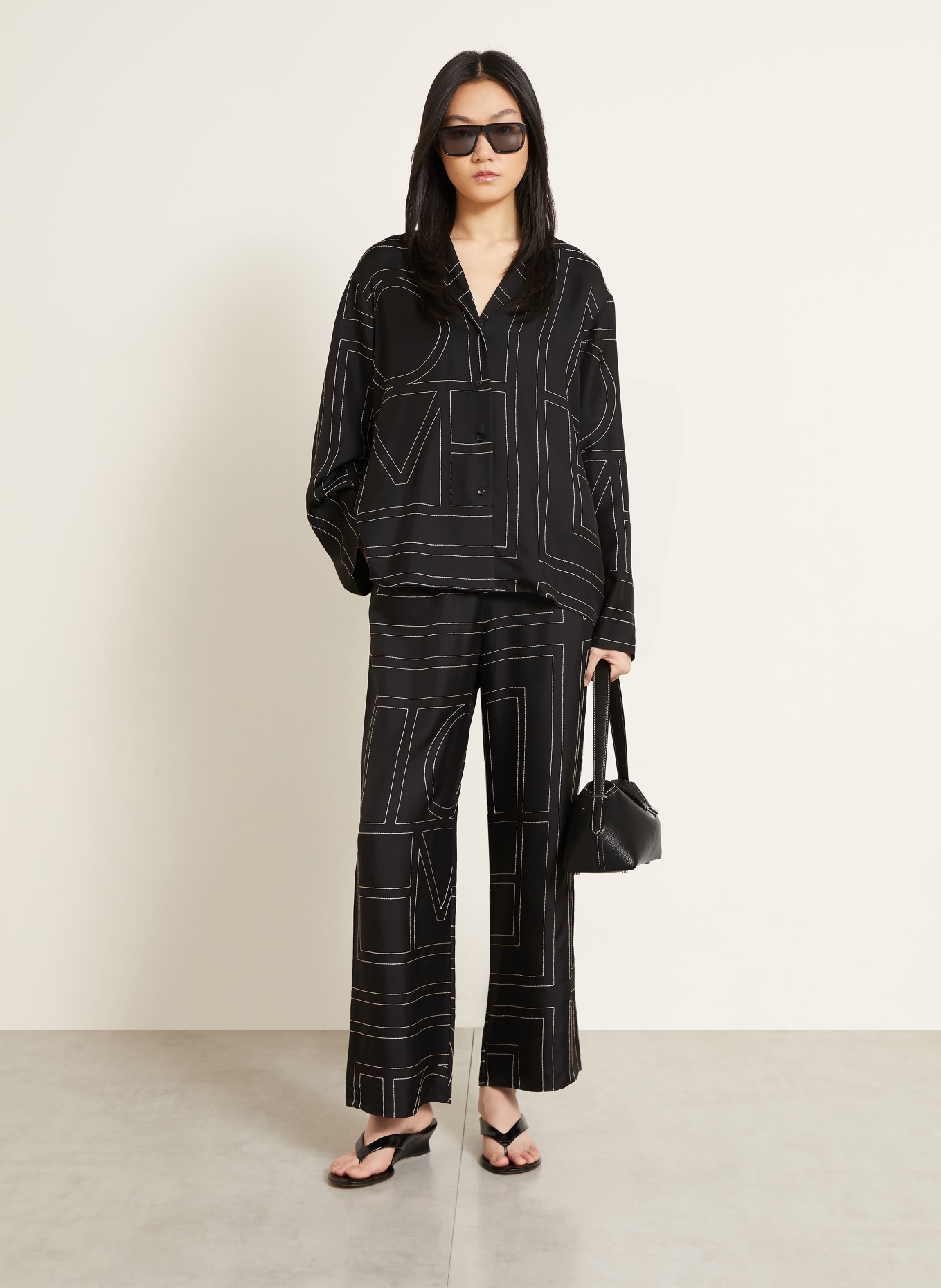 TOTEME Silk blouse: BLACK / WHITE