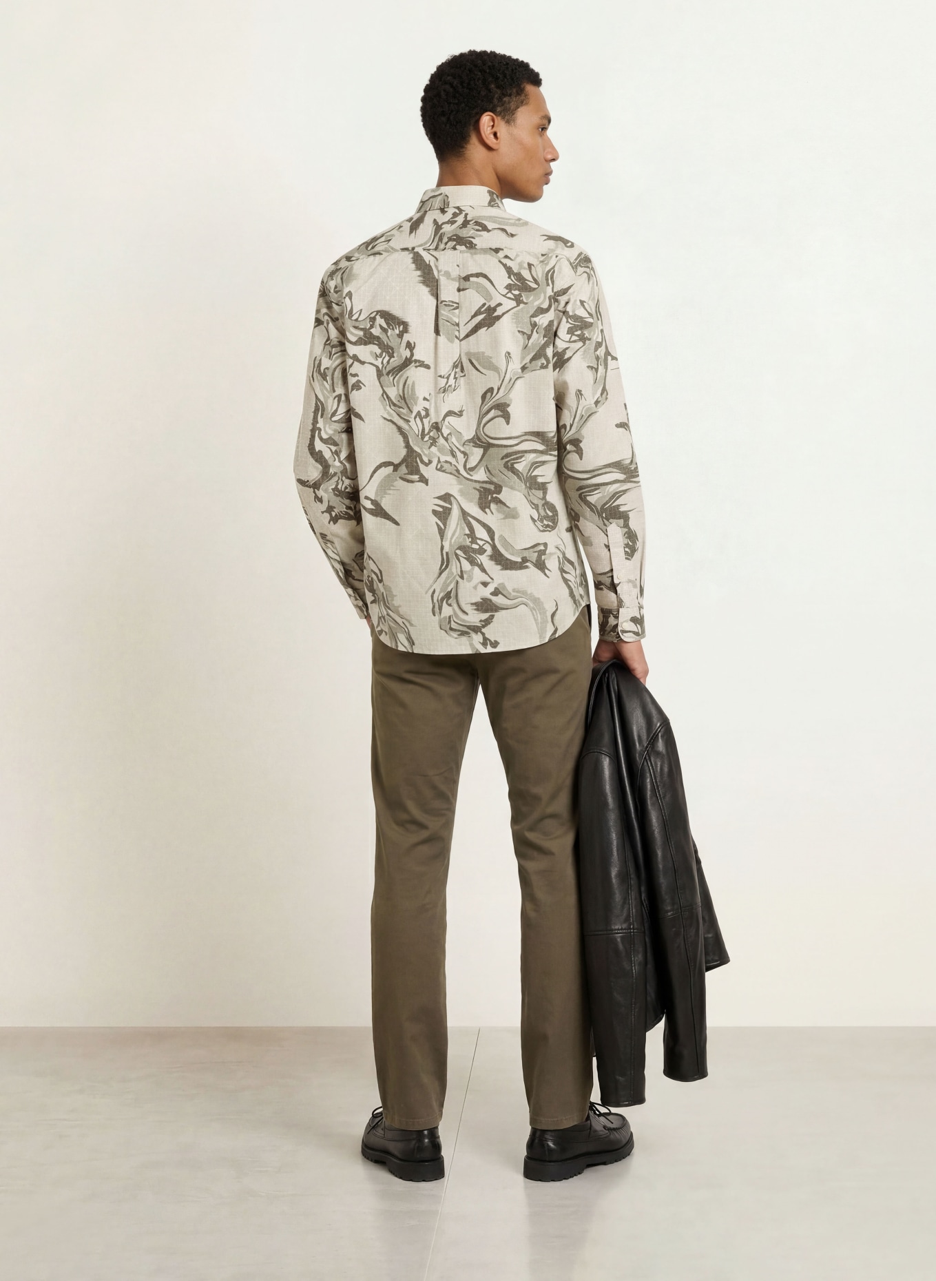 BOSS LOBEY Comfort Fit Shirt: BEIGE / OLIVE