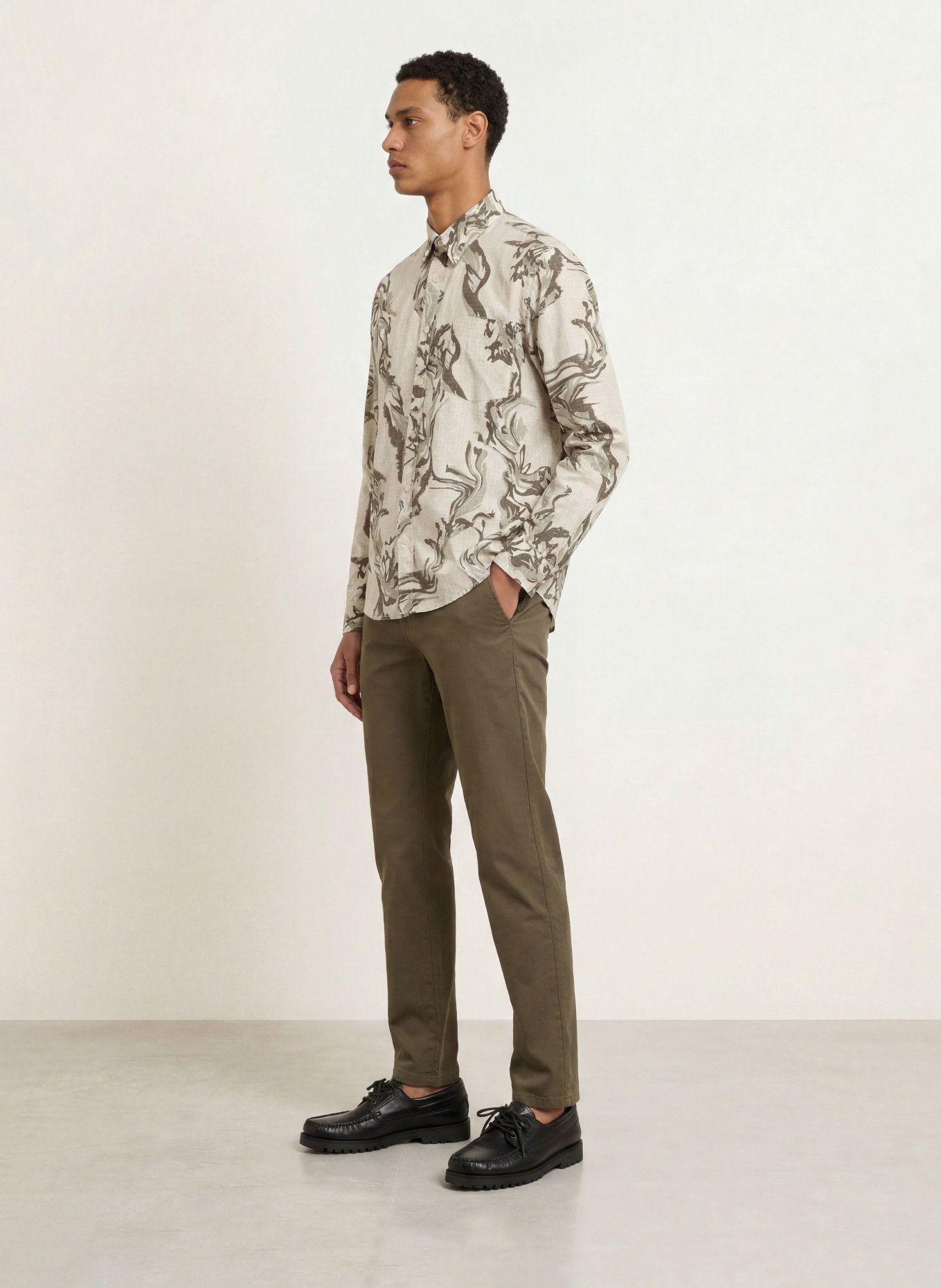 BOSS LOBEY Comfort Fit Shirt: BEIGE / OLIVE