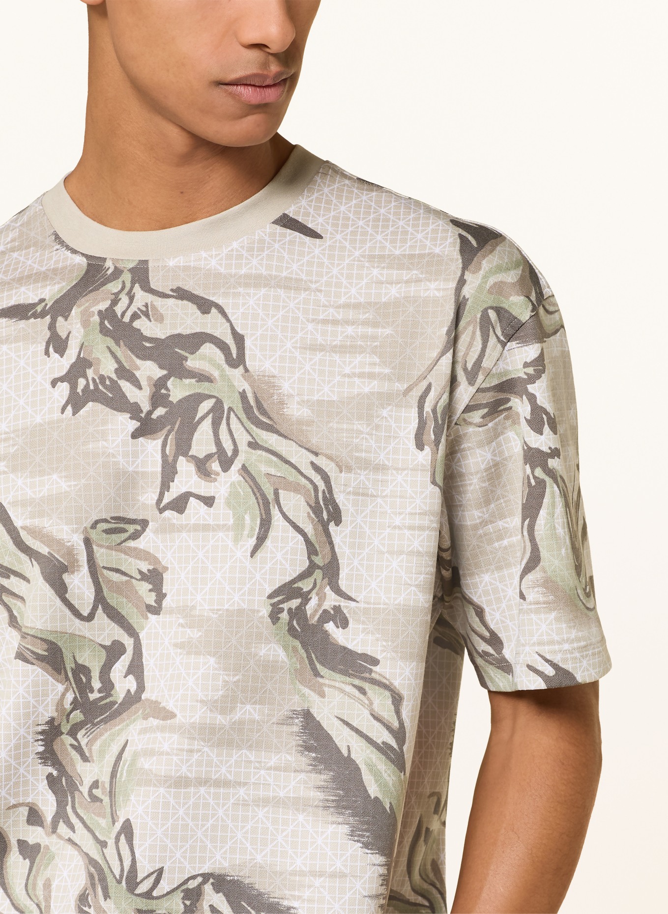 BOSS T-Shirt BARB: BEIGE / DUNKELGRAU / OLIV