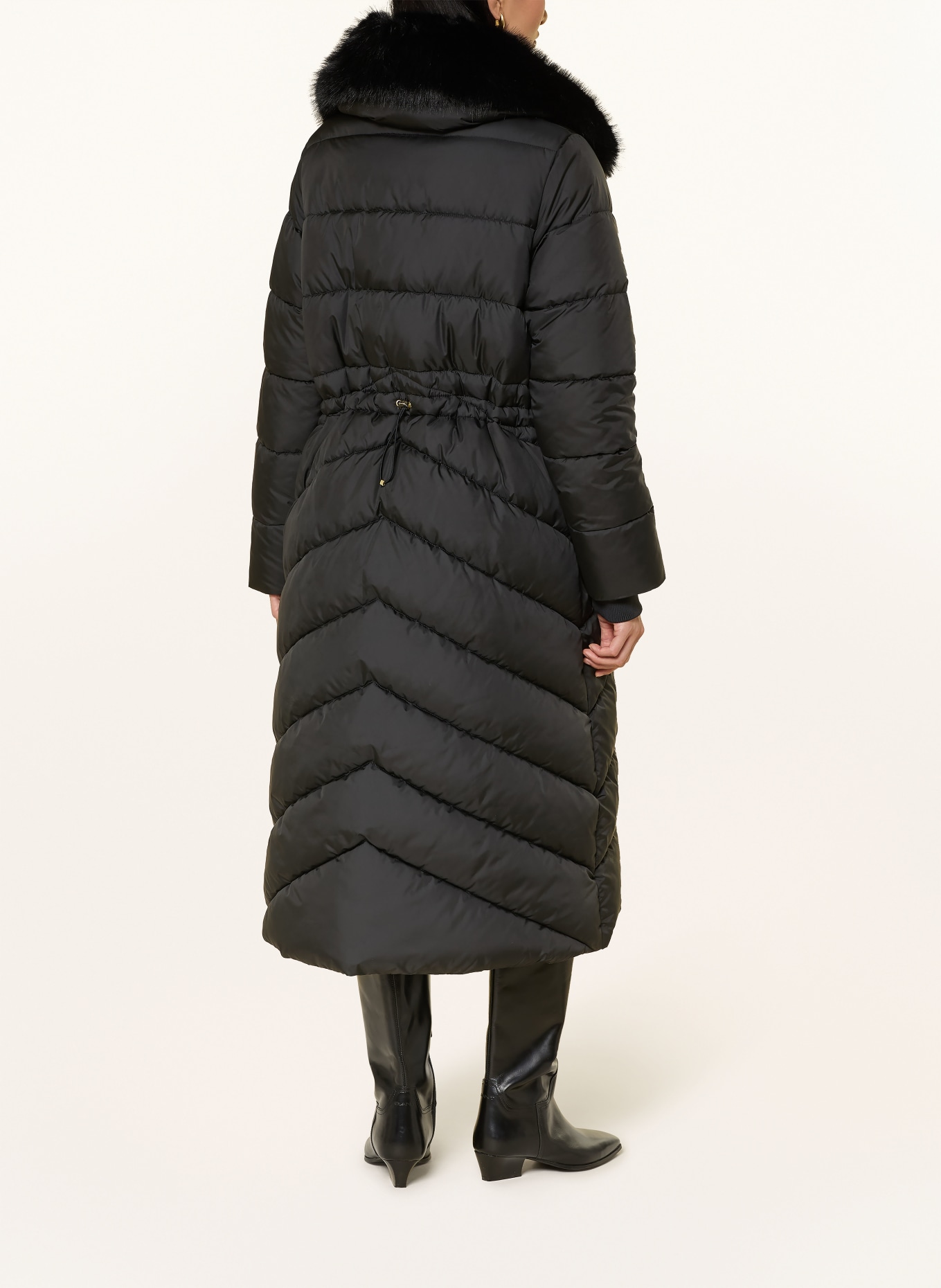BARBOUR INTERNATIONAL LONGLINE CYRUS Quilted Coat: BLACK