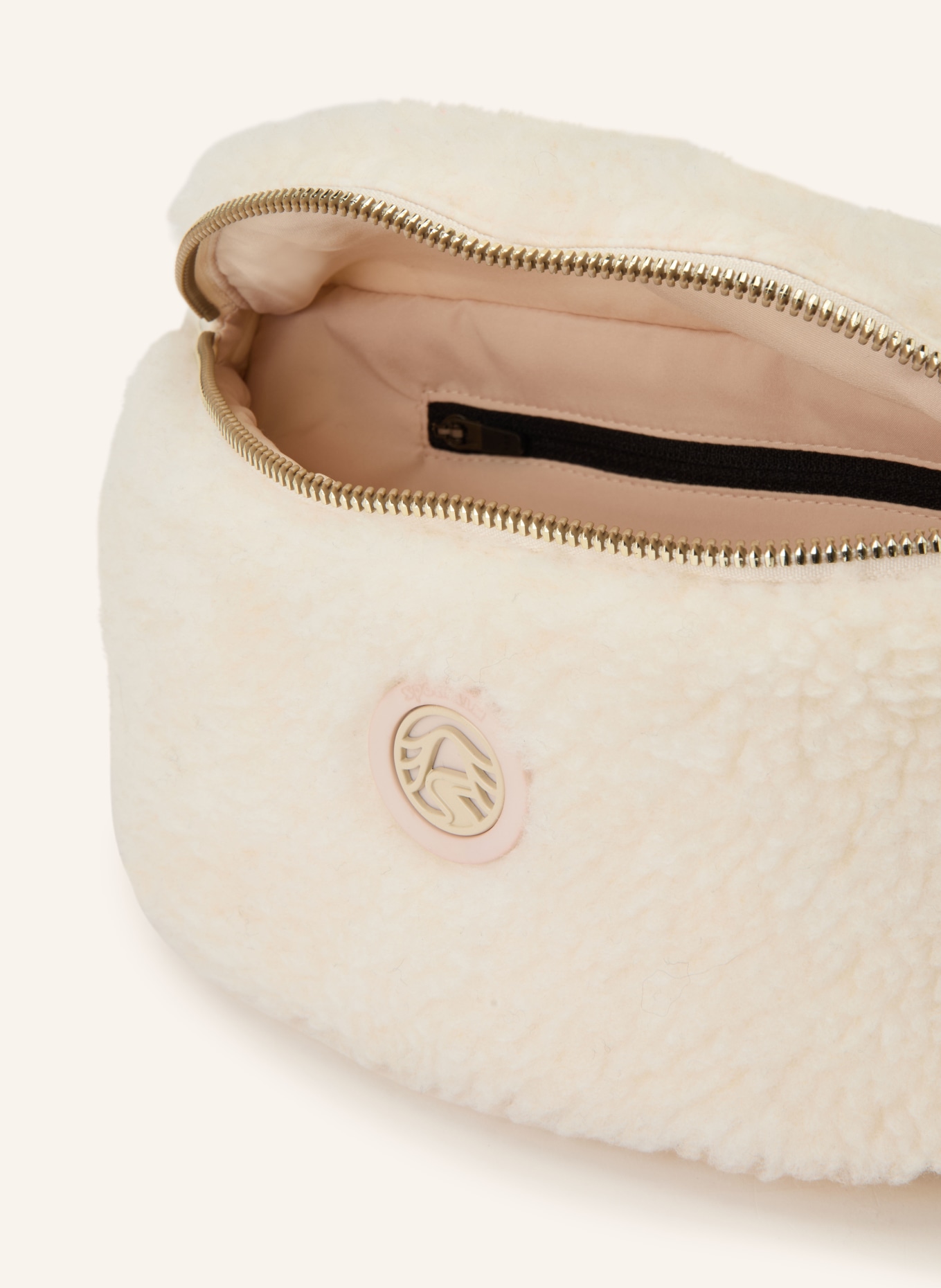 SPORTALM Belt bag with teddy fur: ECRU / GOLD / BLACK