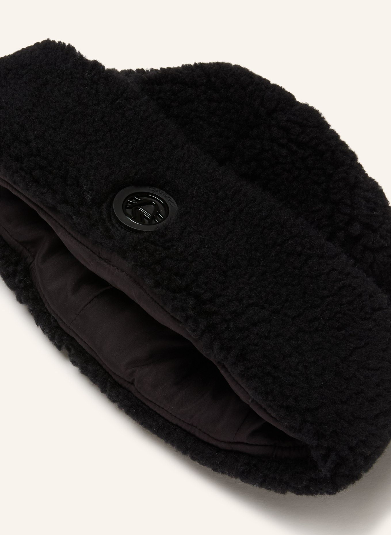 SPORTALM Teddyfell-Mütze: SCHWARZ