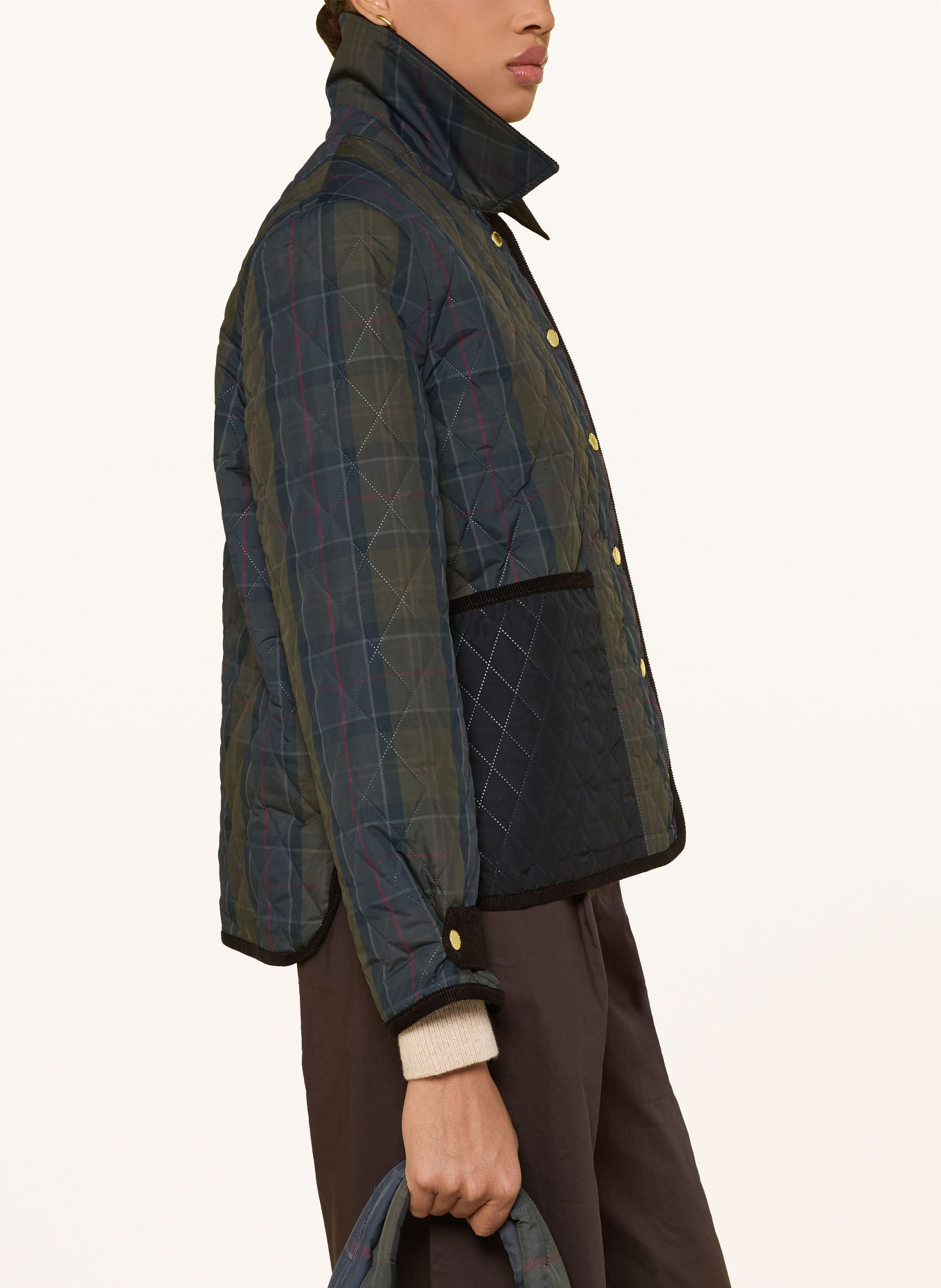 Barbour Steppjacke AINSDALE im Materialmix: DUNKELGRAU / ROT / KHAKI