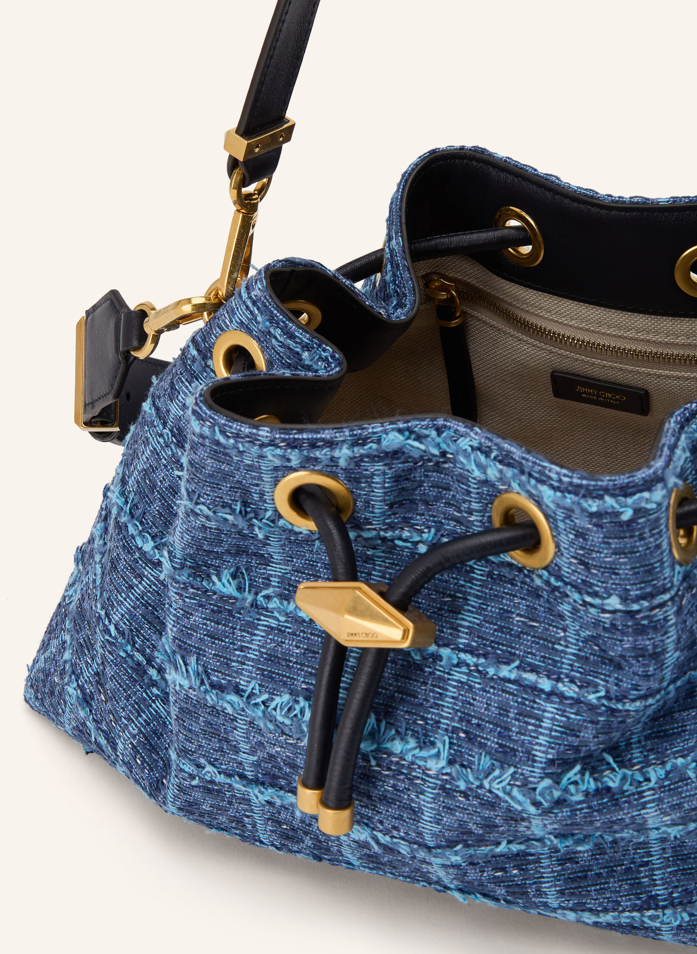 JIMMY CHOO Geantă tip sac BON BON cu aspect de blugi: ALBASTRU / ALBASTRU DESCHIS