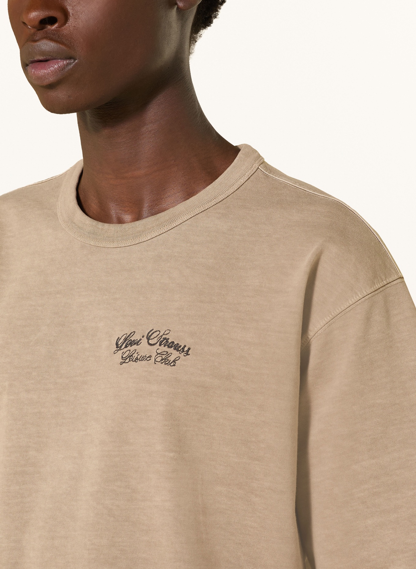 Levi's® T-shirt: LIGHT BROWN / DARK GRAY