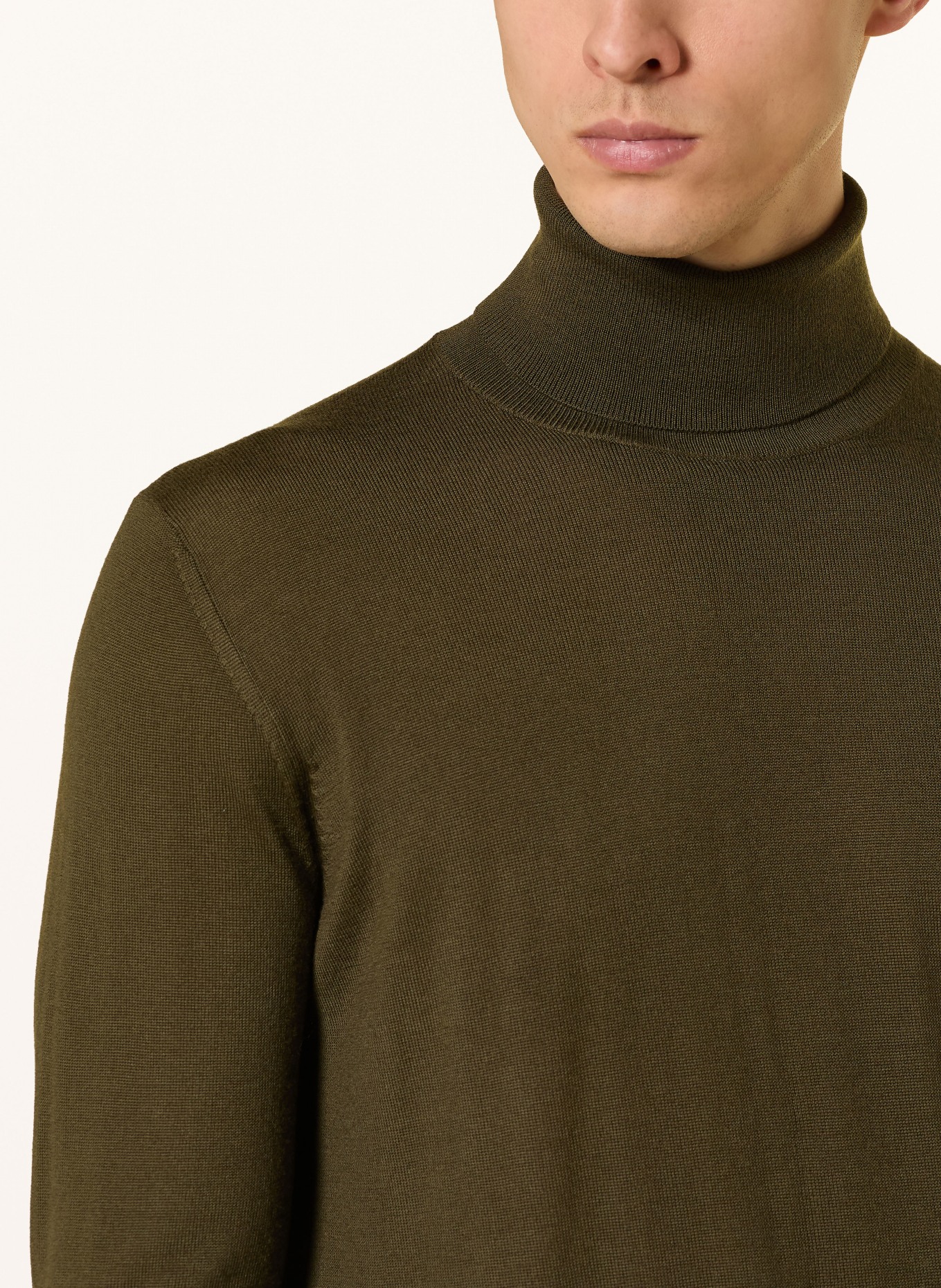 STROKESMAN'S Merino wool turtleneck sweater: OLIVE