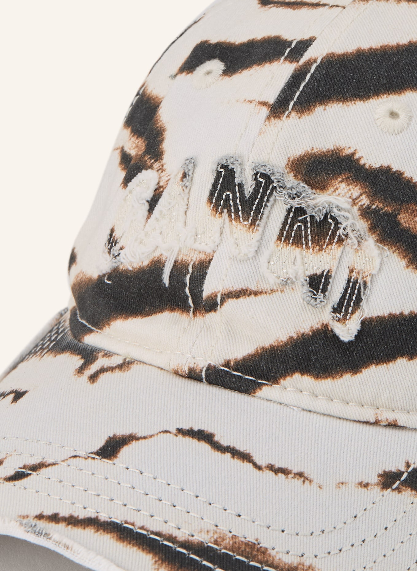 GANNI Cap: CREAM / DARK BROWN