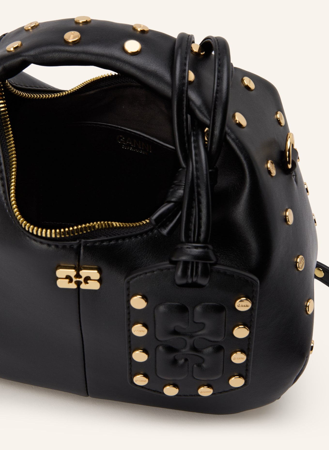 GANNI Handtasche mit Nieten: SCHWARZ