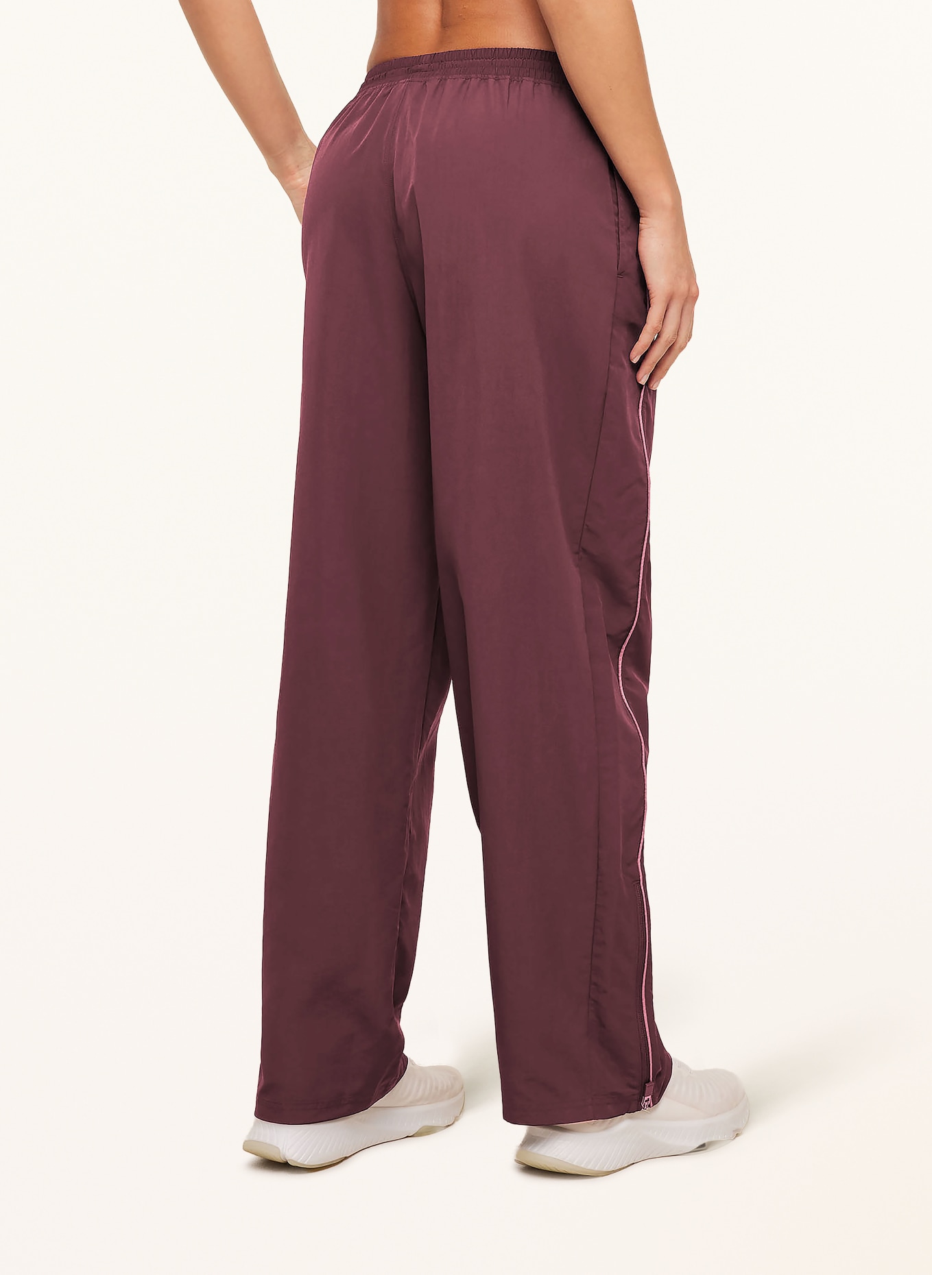 GYMSHARK Pantalon de survêtement TO FROM: ROUGE FONCÉ / ROUGE CLAIR
