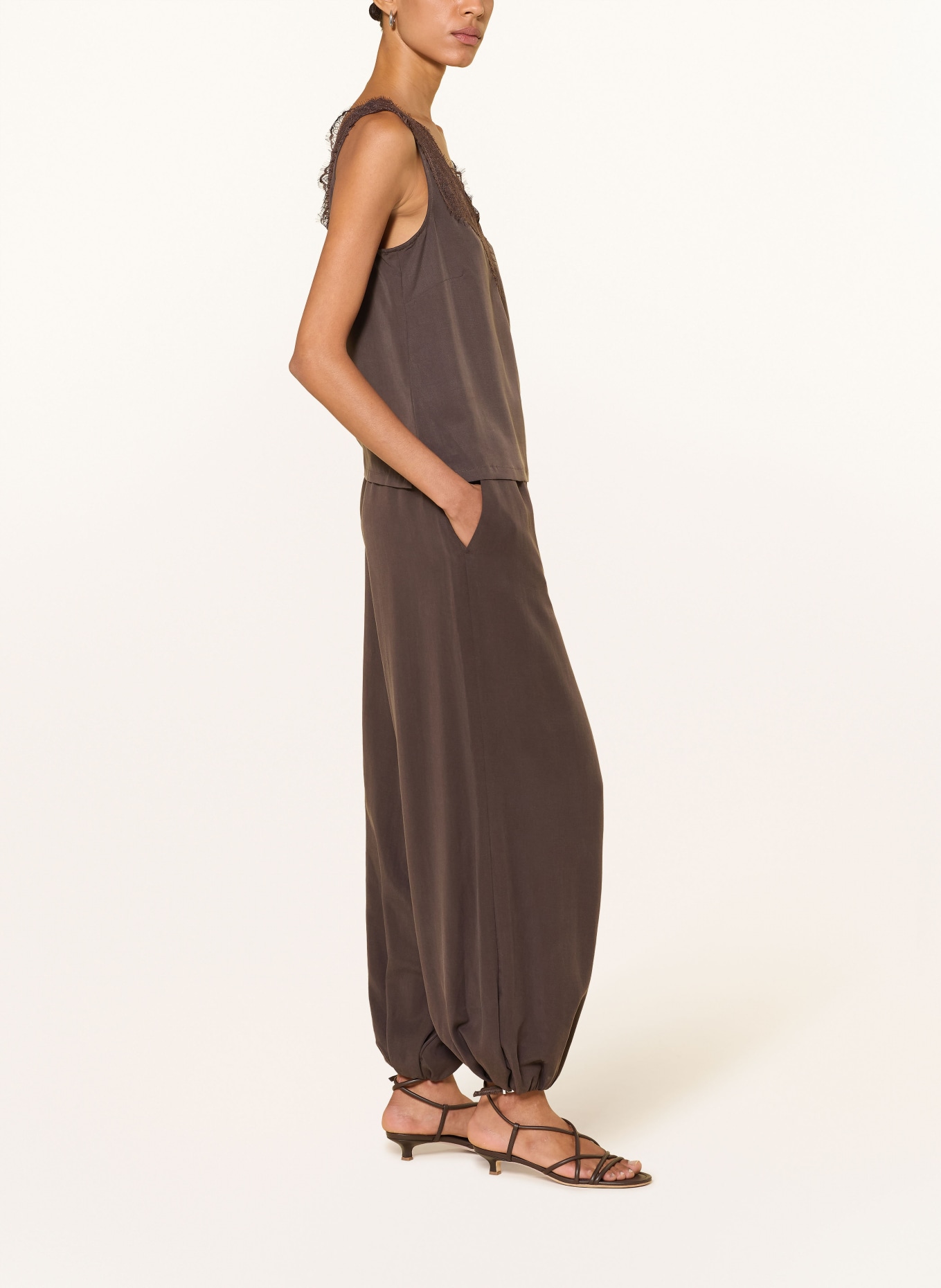 Smith & Soul Jogger-style pants: DARK BROWN