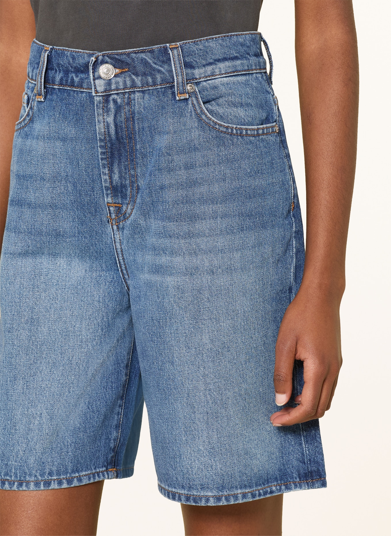7 for all mankind LOLA denim shorts: 3NW DARKWIND