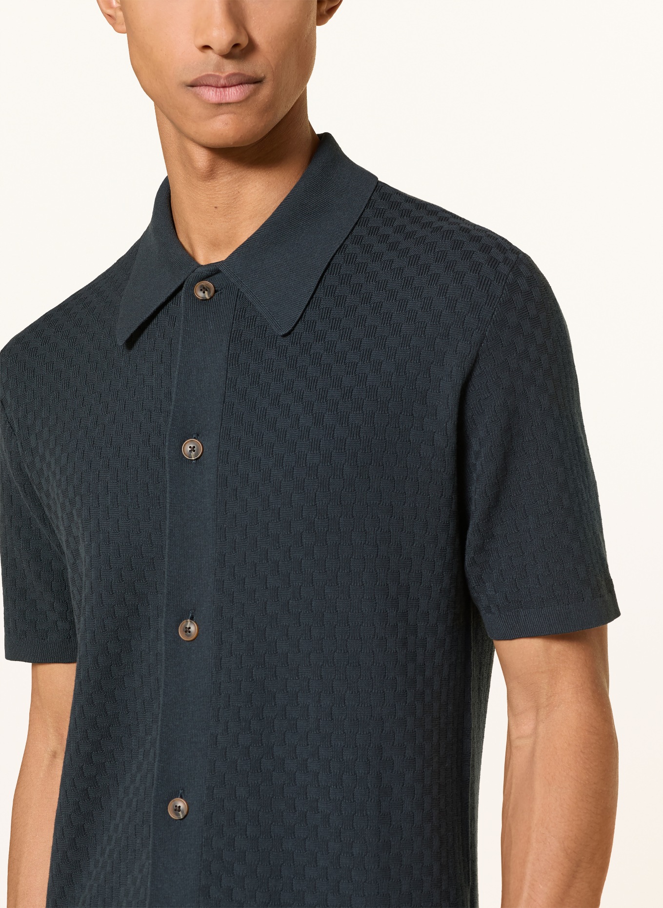 TIGER OF SWEDEN Pletená košile ARAAWEN Slim Fit: ČERNÁ