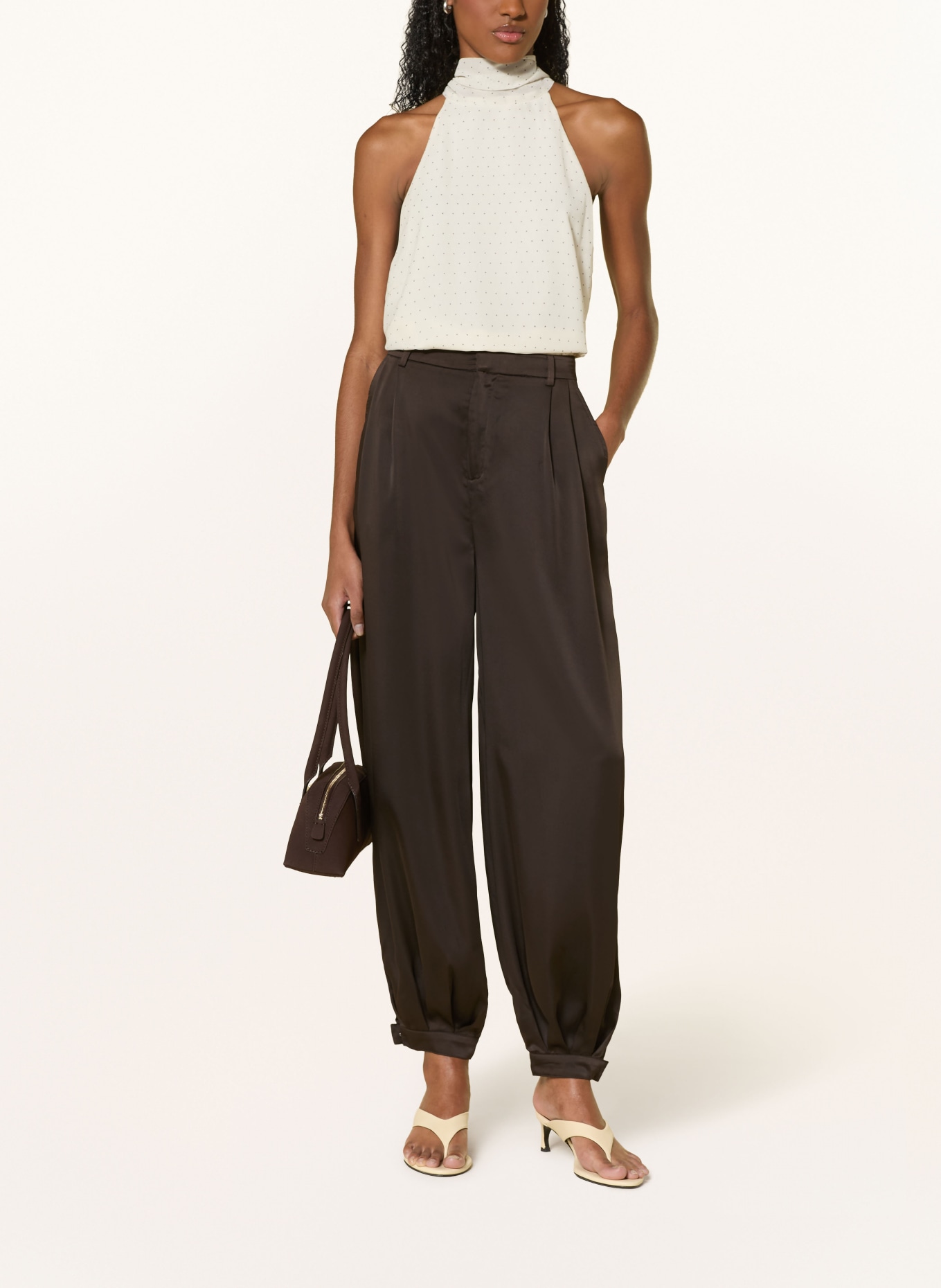 NEO NOIR Pantalon en satin FAYLA: MARRON FONCÉ