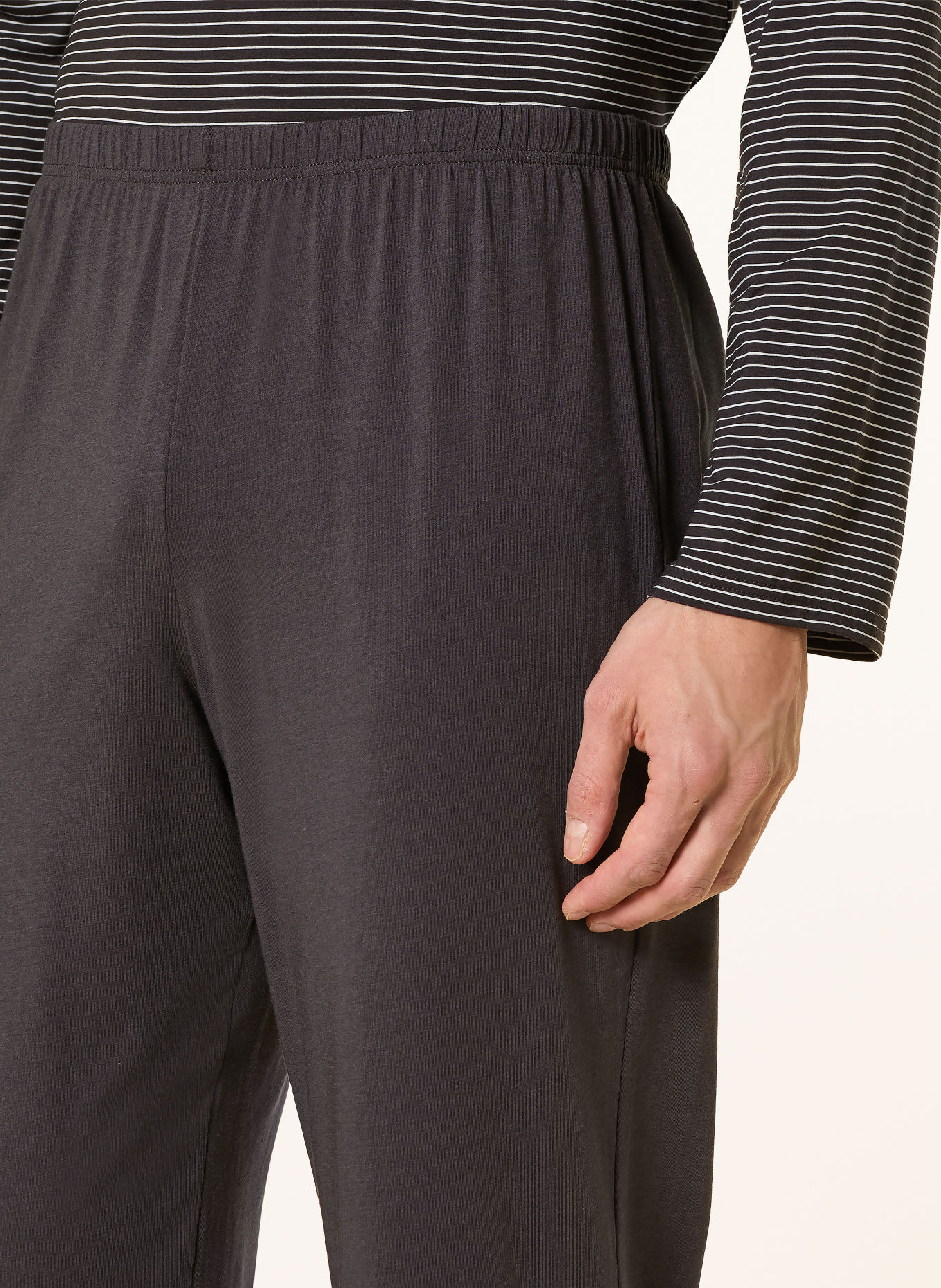 SCHIESSER Pyjama LONG LIFE SOFT: GRIS FONCÉ / BLANC