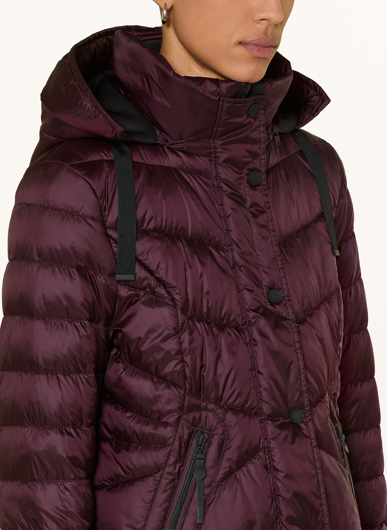 GIL BRET Steppjacke mit DUPONT™ SORONA®-Isolierung und abnehmbarer Kapuze: DUNKELROT