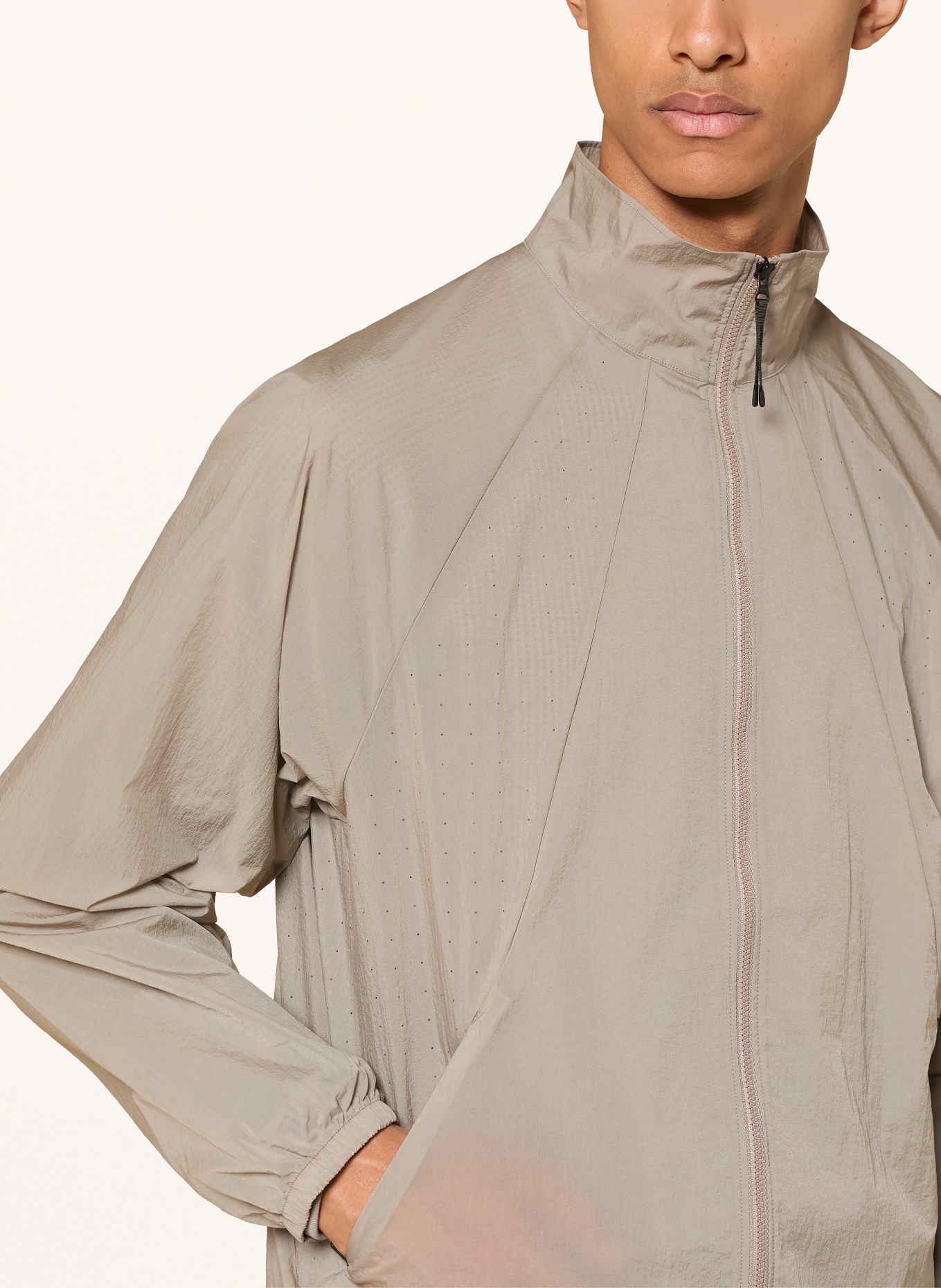 Goldwin Veste fonctionnelle SHEER NYLON: TAUPE
