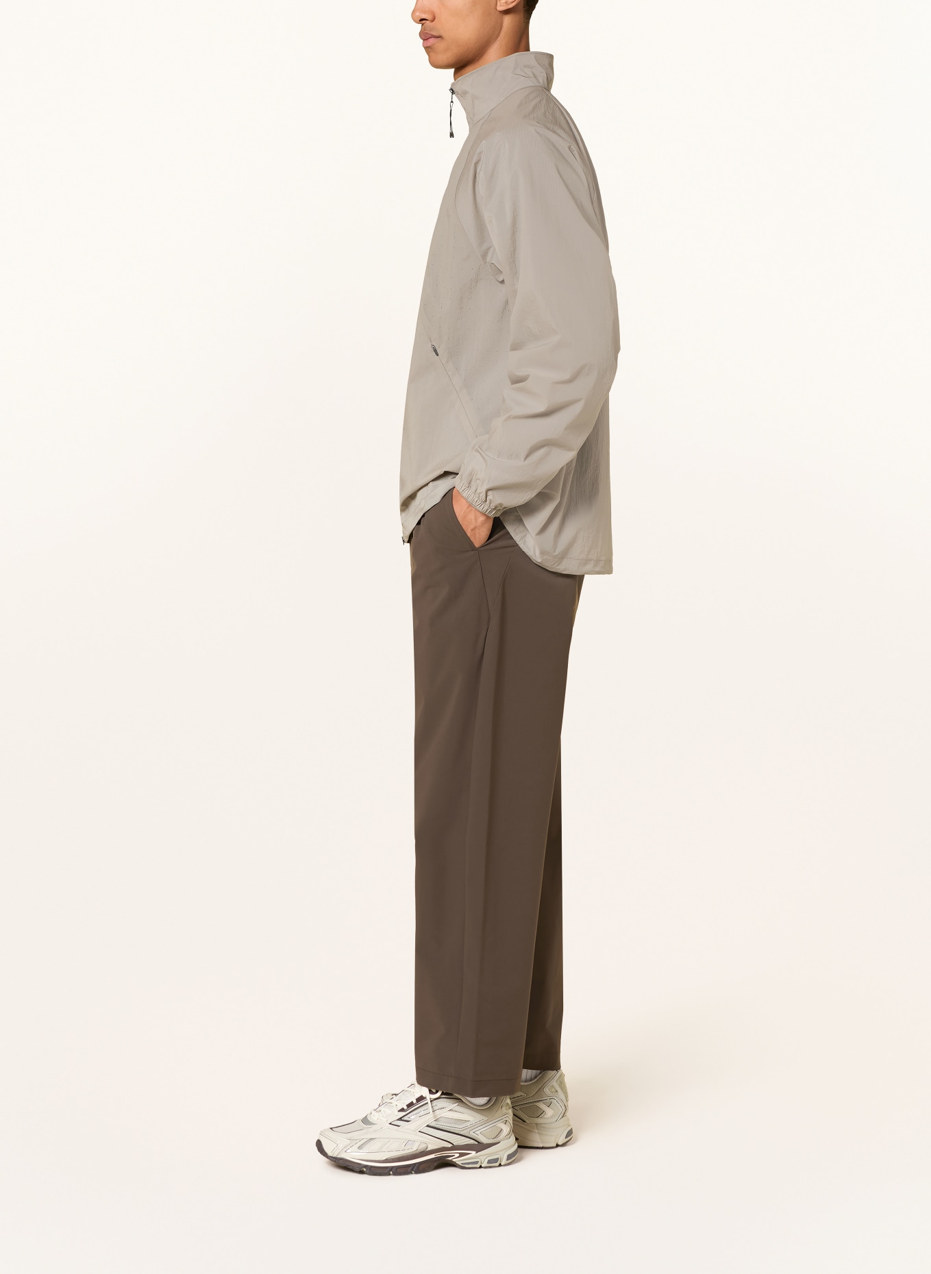 Goldwin Pantalon ONE TUCK TAPERED LIGHT coupe régulière: MARRON
