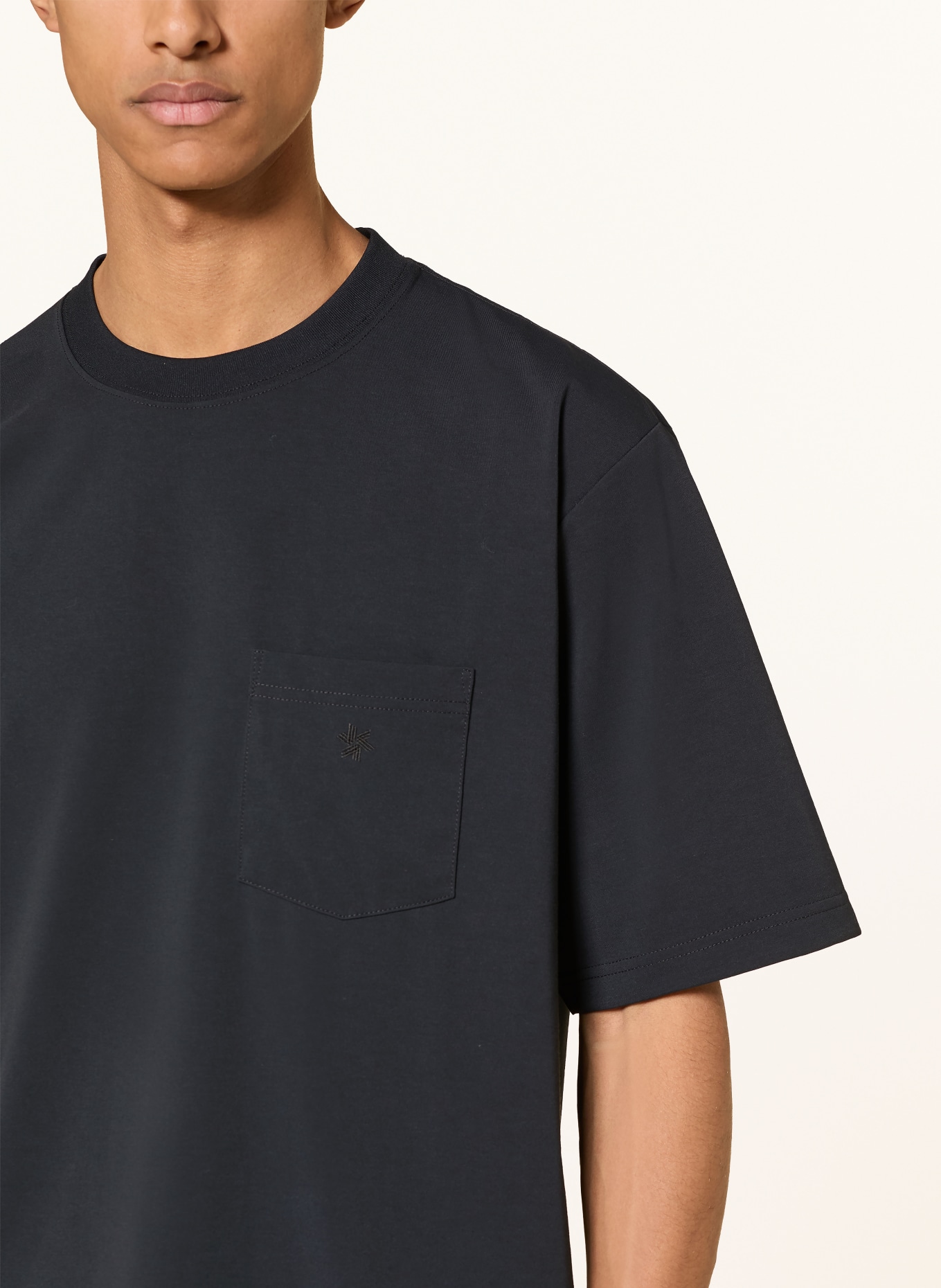 Goldwin T-Shirt OVERSIZED POCKET: SCHWARZ